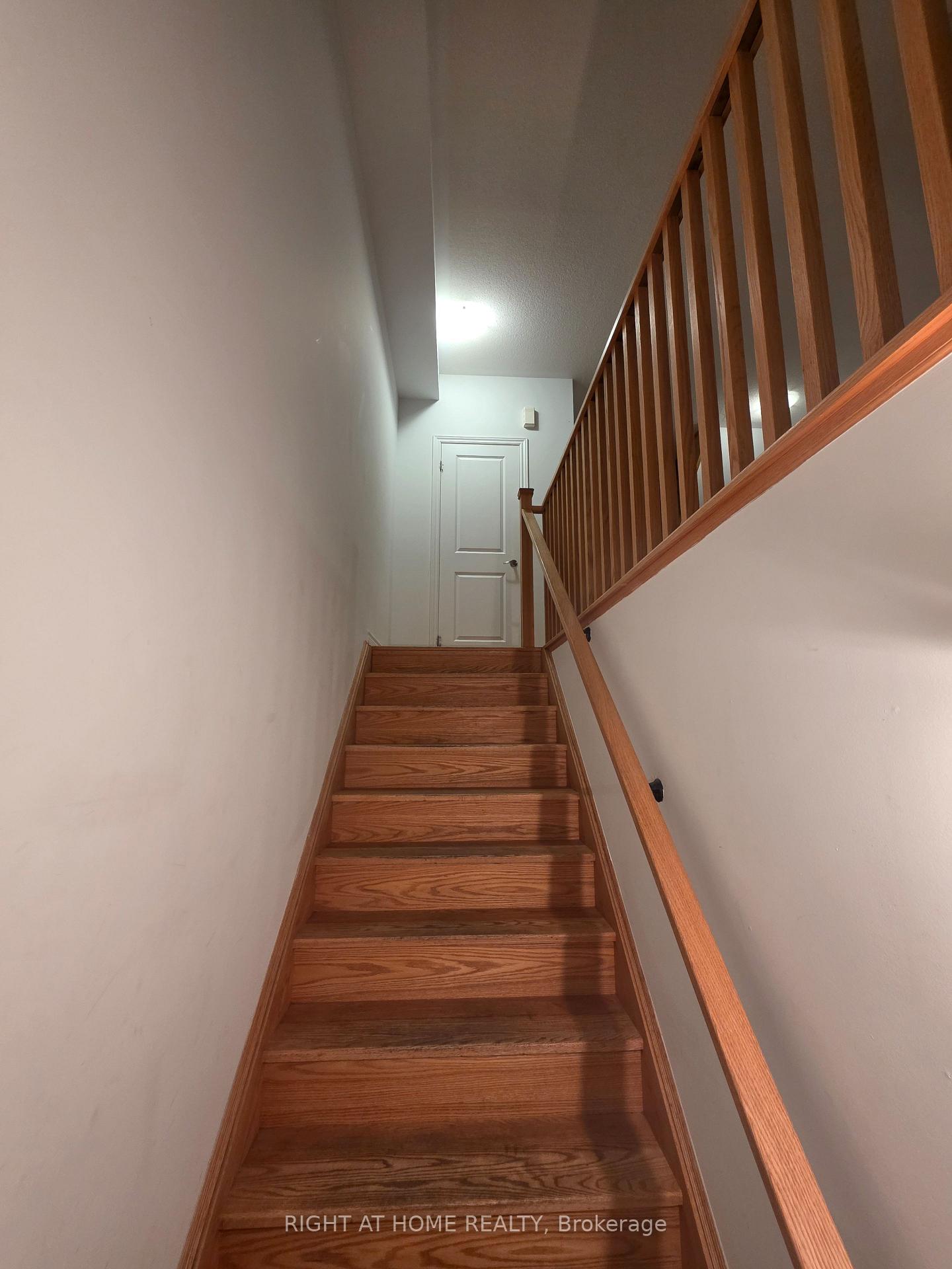Photo 3 of 765 Eddystone Path, Oshawa, Donevan — HOMEH