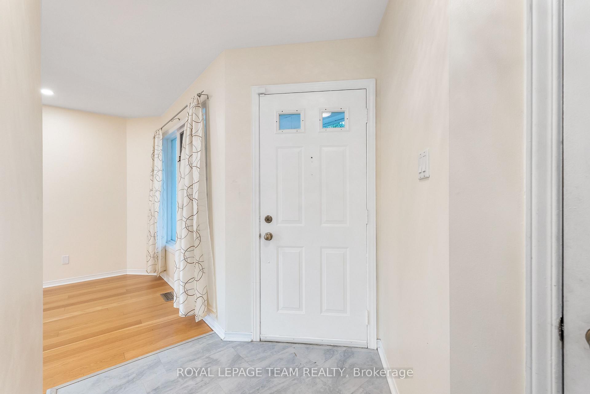 Photo 5 of 59 Sarrazin Way W, Ottawa, Barrhaven - Cedargrove/Fraserdale — HOMEH