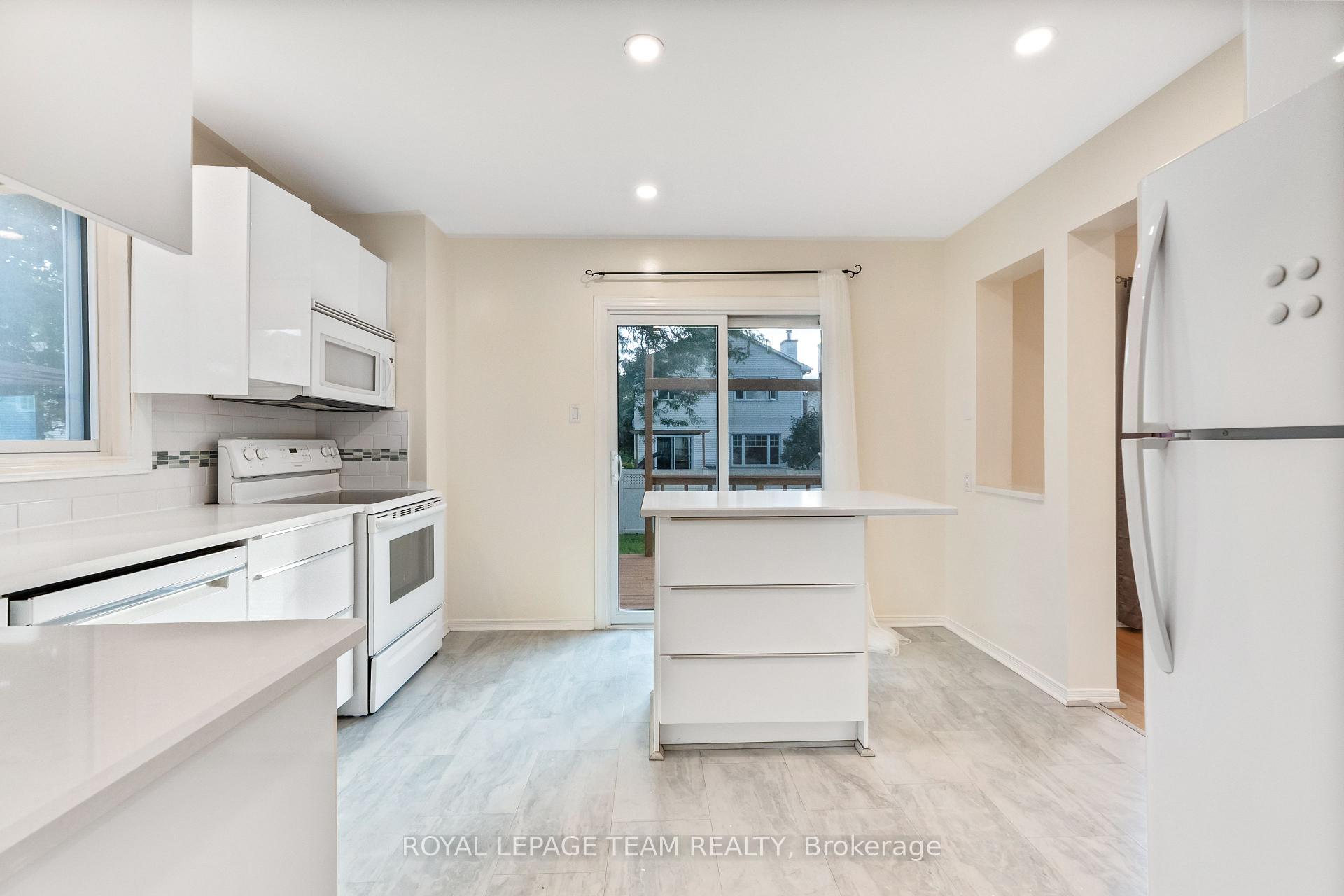 Photo 10 of 59 Sarrazin Way W, Ottawa, Barrhaven - Cedargrove/Fraserdale — HOMEH
