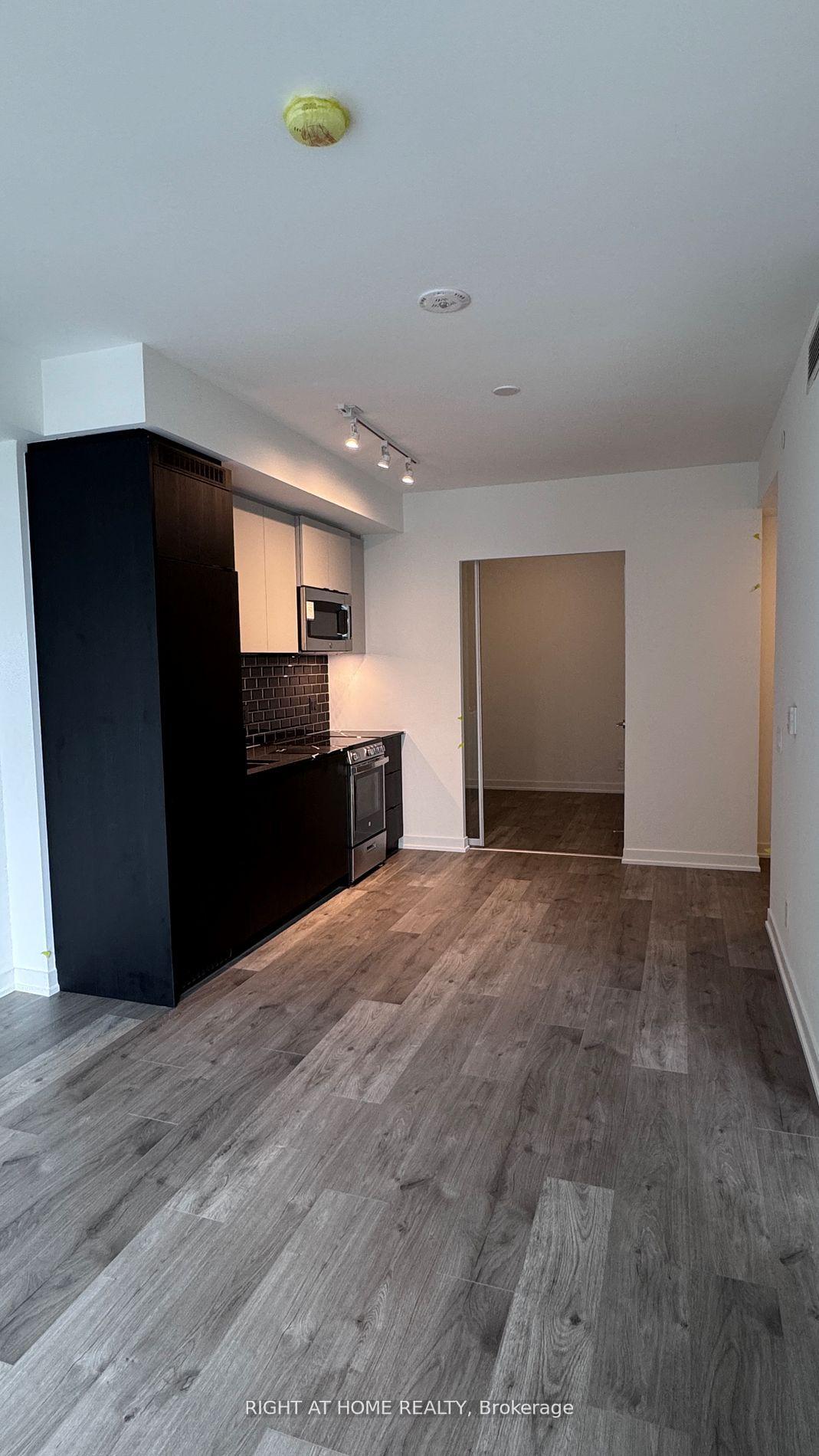 Photo 2 of Unit 1027, 285 Dufferin Street, Toronto, South Parkdale — HOMEH
