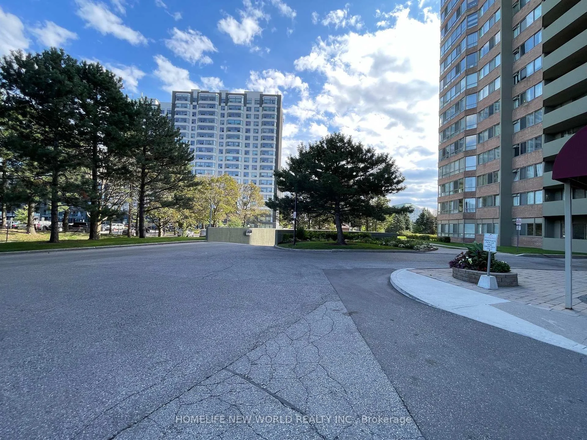 Photo 11 of Unit 413, 30 Thunder Grove, Scarborough, Agincourt North — HOMEH