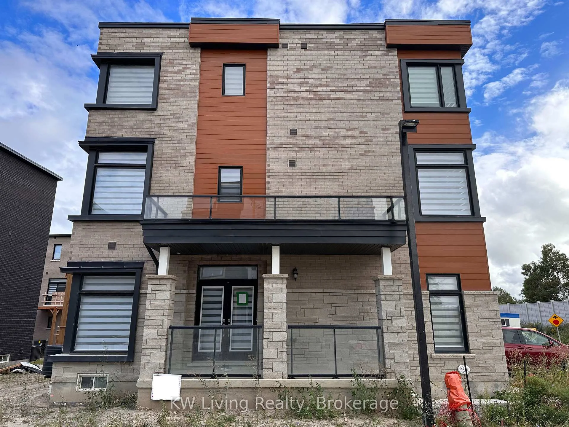 Photo 9 of 118 Wascana Road, Vaughan, Elder Mills — HOMEH