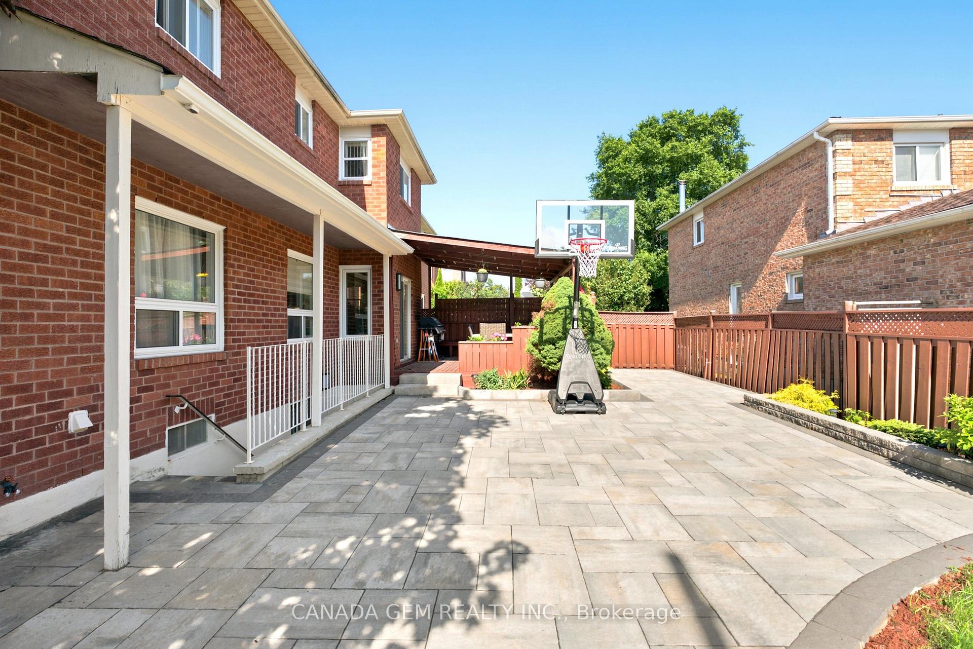 Photo 7 of 82 Justus Drive, Richmond Hill, Devonsleigh — HOMEH