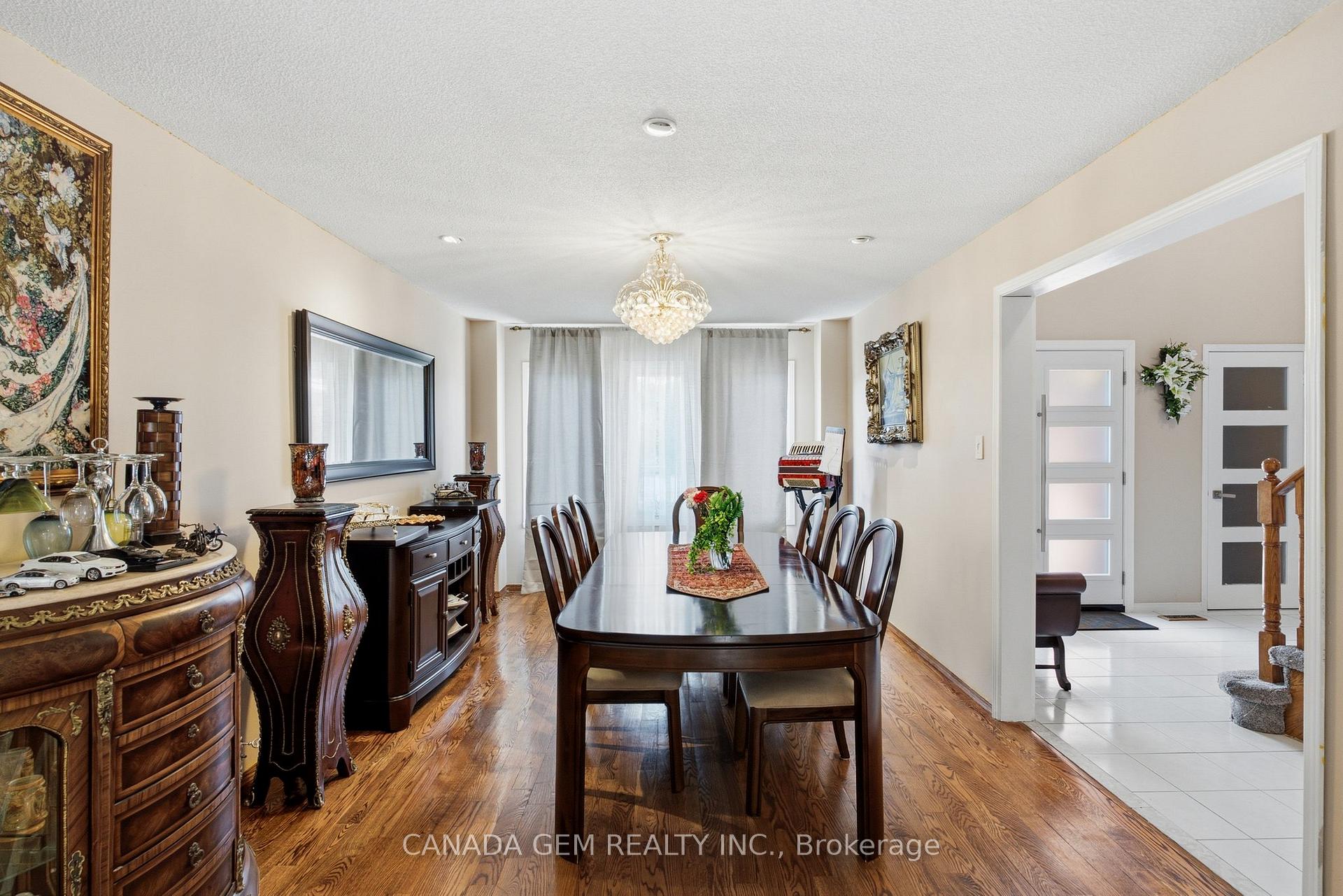 Photo 9 of 82 Justus Drive, Richmond Hill, Devonsleigh — HOMEH
