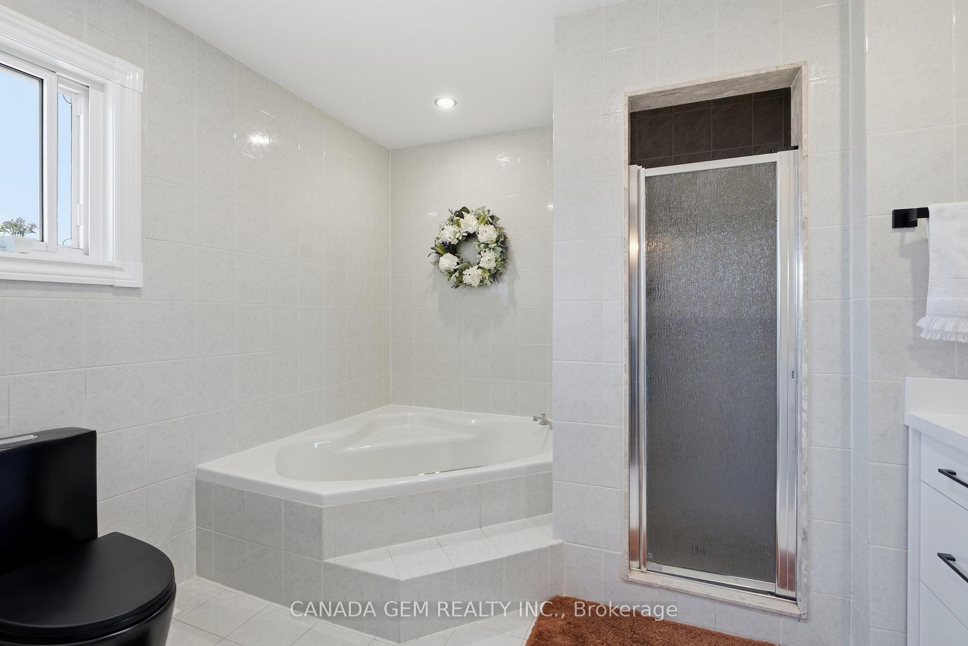 Photo 24 of 82 Justus Drive, Richmond Hill, Devonsleigh — HOMEH