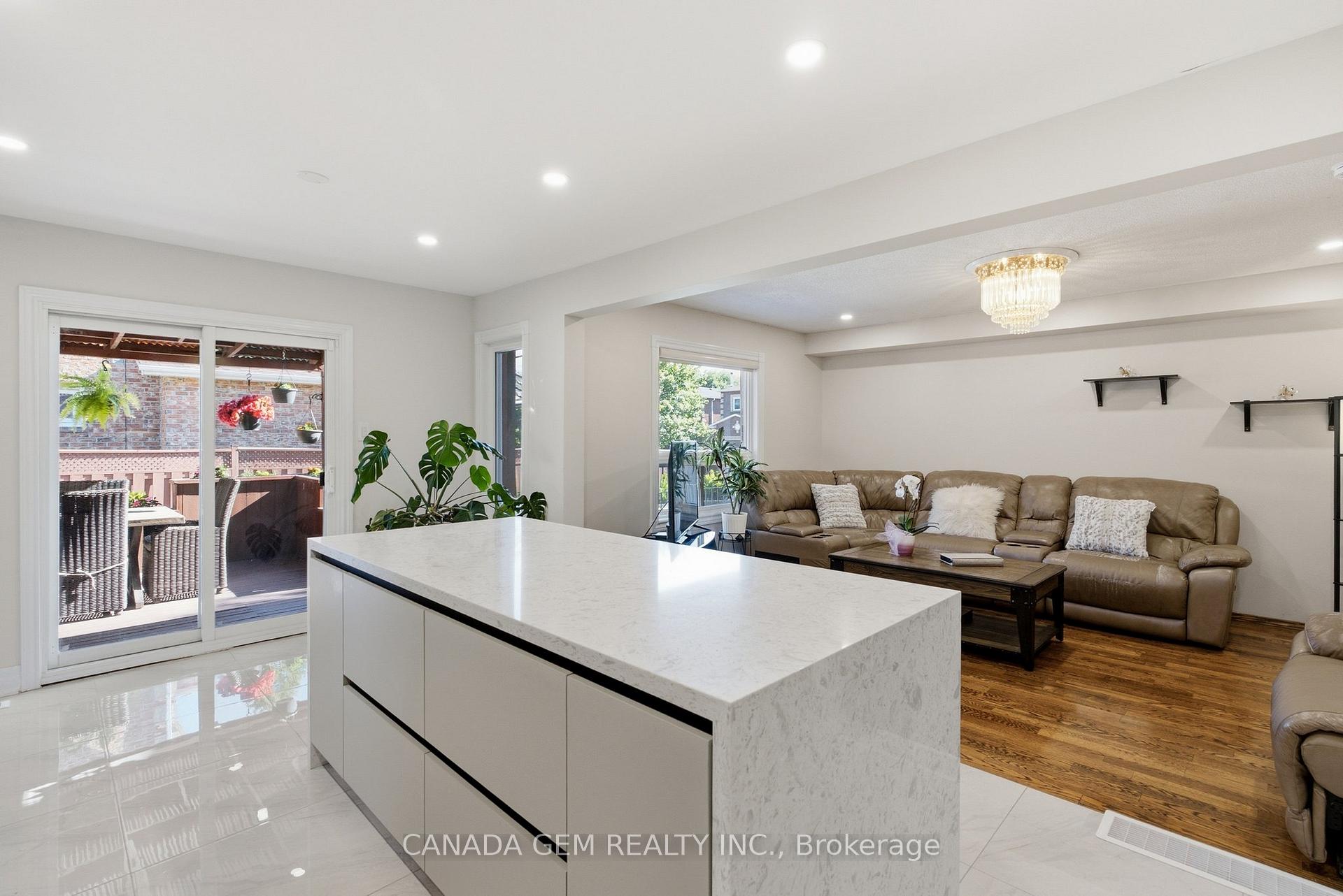 Photo 31 of 82 Justus Drive, Richmond Hill, Devonsleigh — HOMEH
