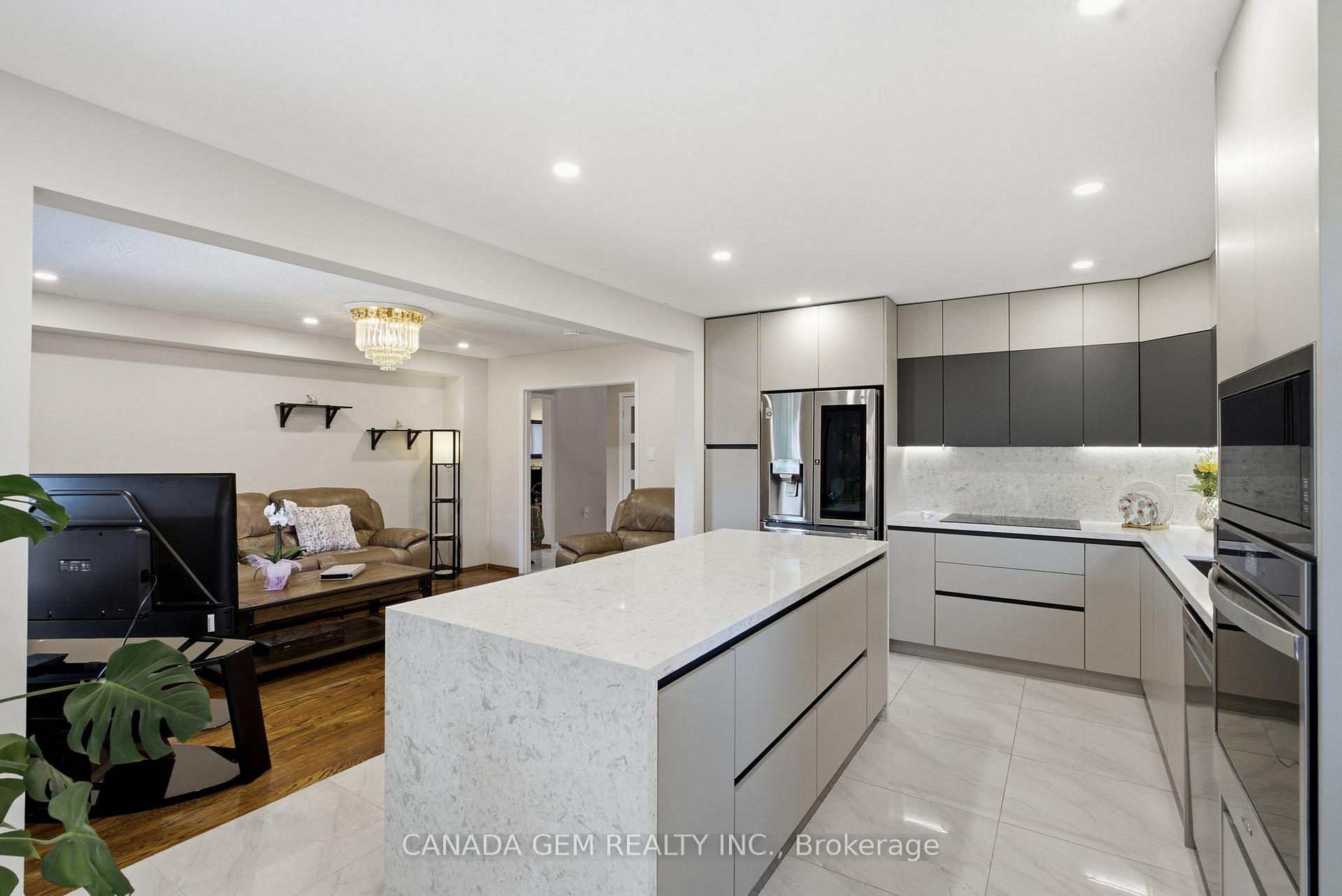 Photo 32 of 82 Justus Drive, Richmond Hill, Devonsleigh — HOMEH