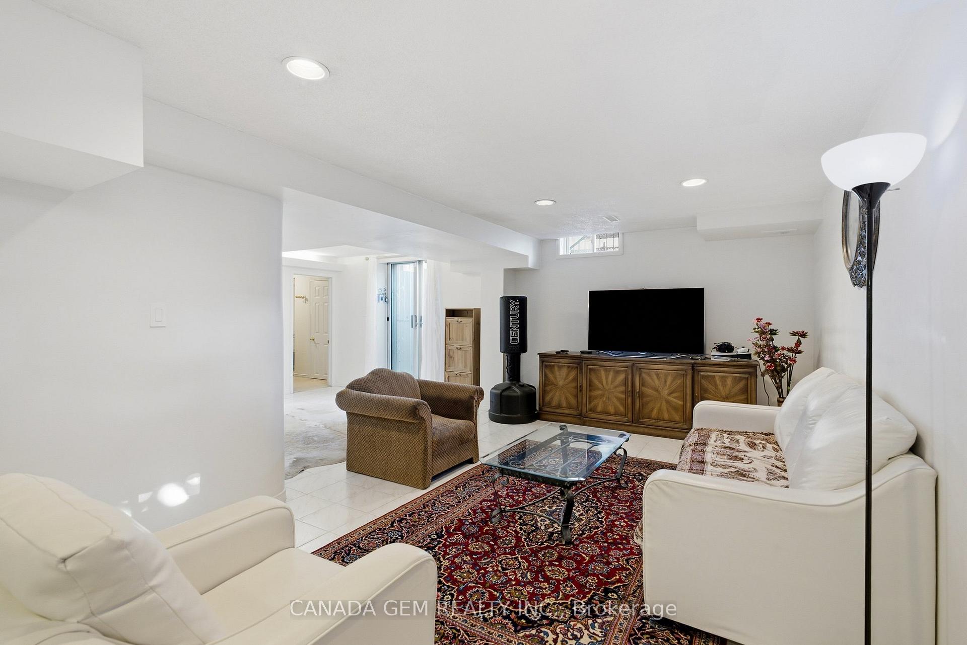 Photo 36 of 82 Justus Drive, Richmond Hill, Devonsleigh — HOMEH