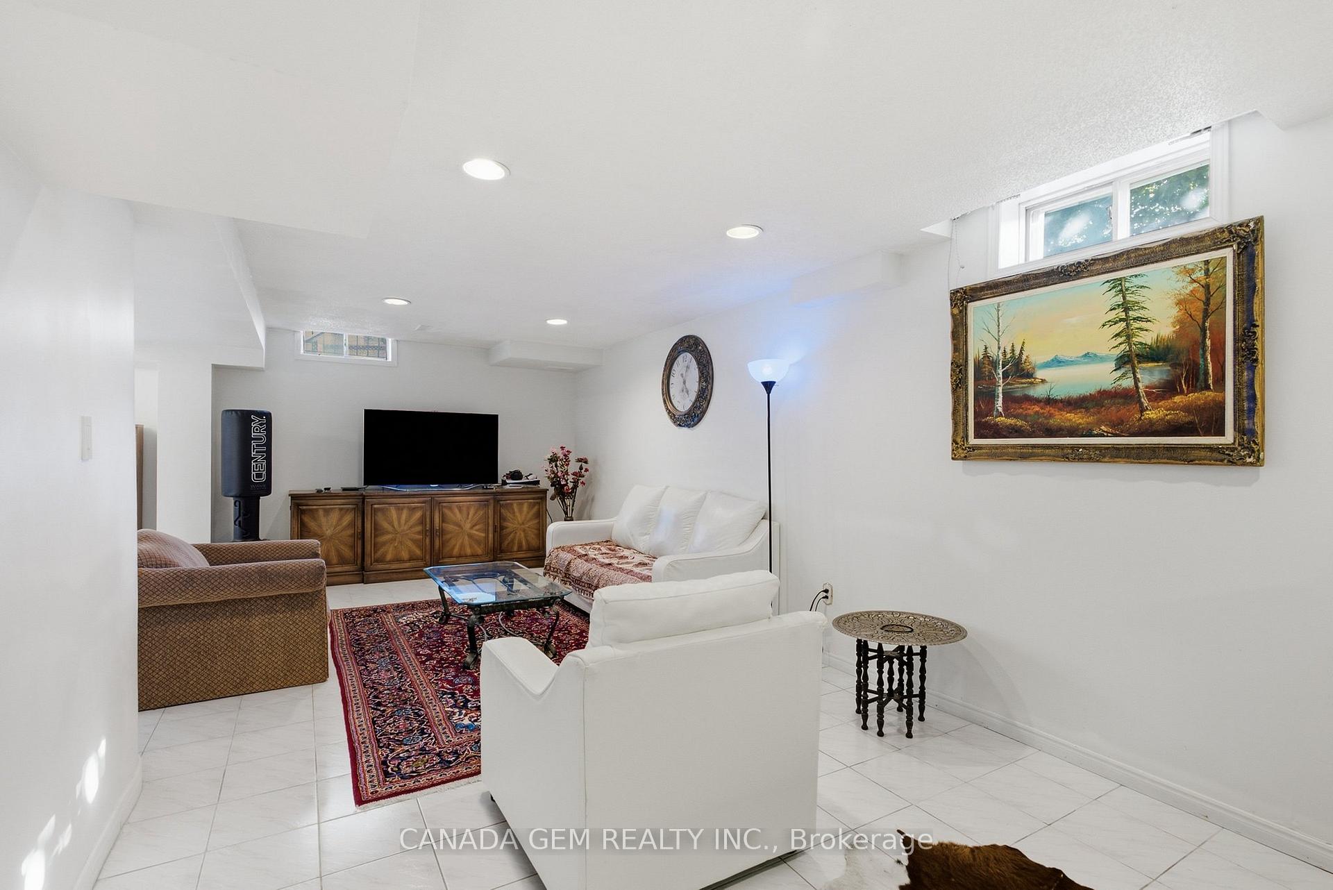 Photo 37 of 82 Justus Drive, Richmond Hill, Devonsleigh — HOMEH