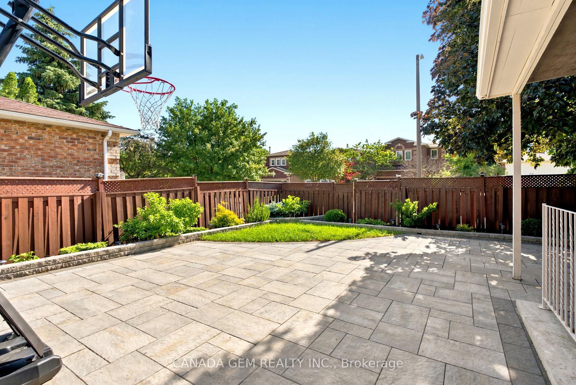 Photo 48 of 82 Justus Drive, Richmond Hill, Devonsleigh — HOMEH