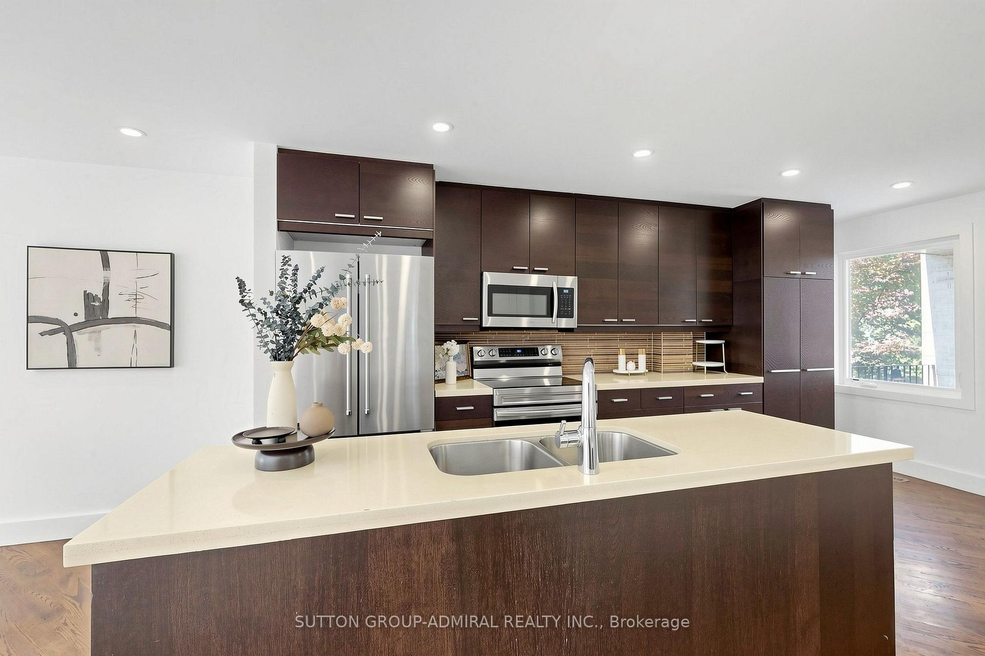 Photo 9 of 154 Baywood Court, Markham, Royal Orchard — HOMEH