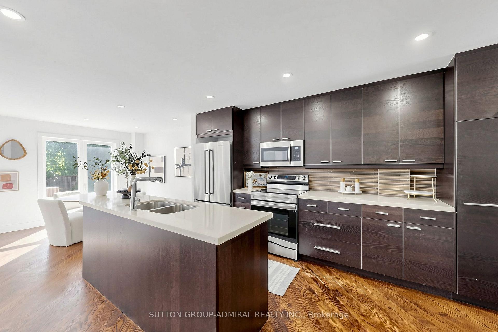 Photo 10 of 154 Baywood Court, Markham, Royal Orchard — HOMEH