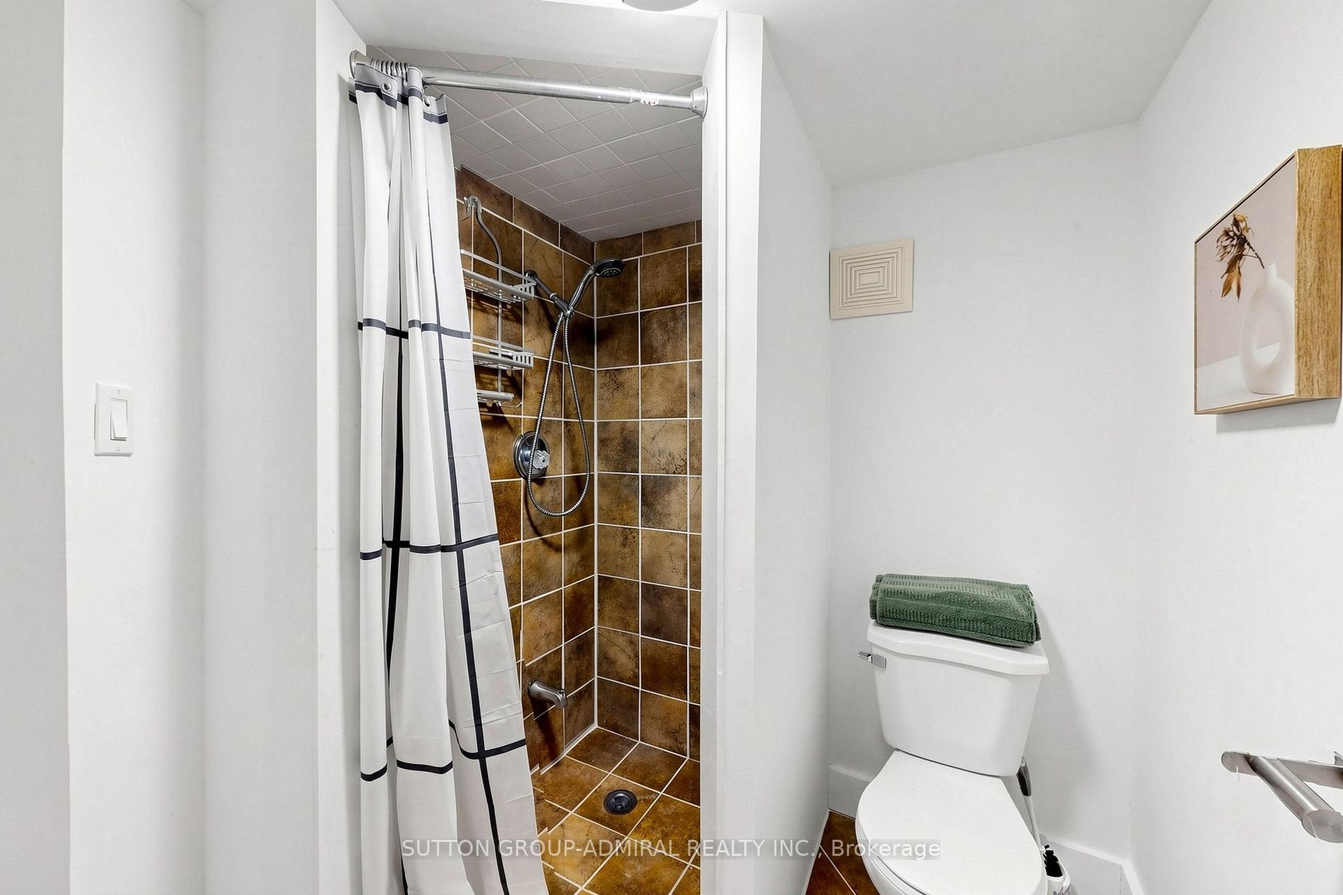 Photo 32 of 154 Baywood Court, Markham, Royal Orchard — HOMEH