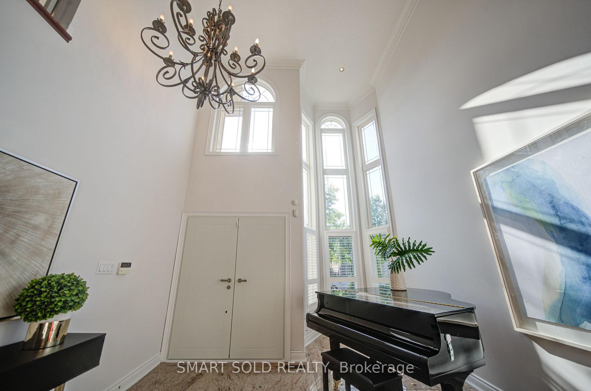 Photo 5 of 61 Aladdin Crescent, Richmond Hill, Westbrook — HOMEH