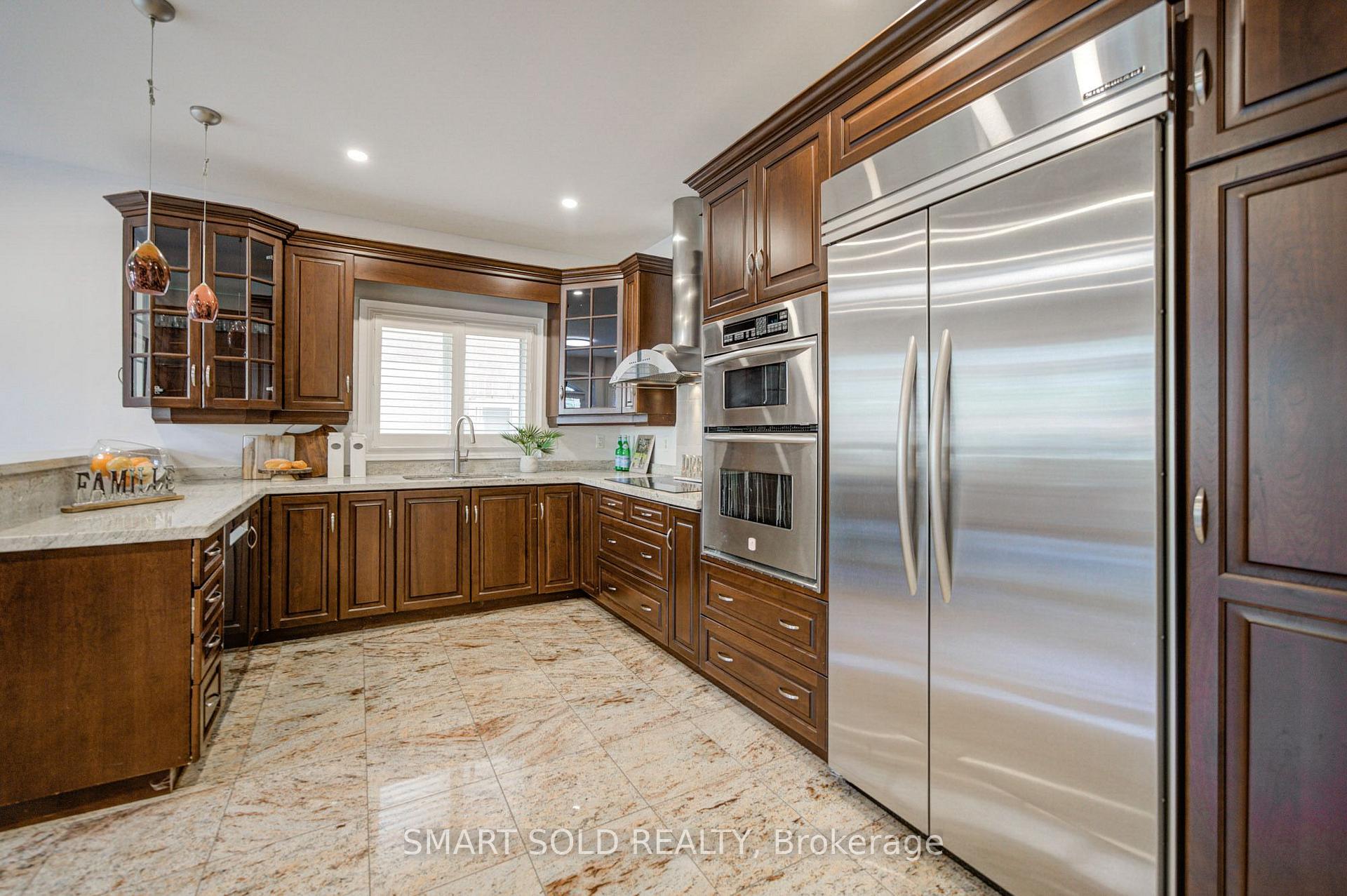 Photo 14 of 61 Aladdin Crescent, Richmond Hill, Westbrook — HOMEH