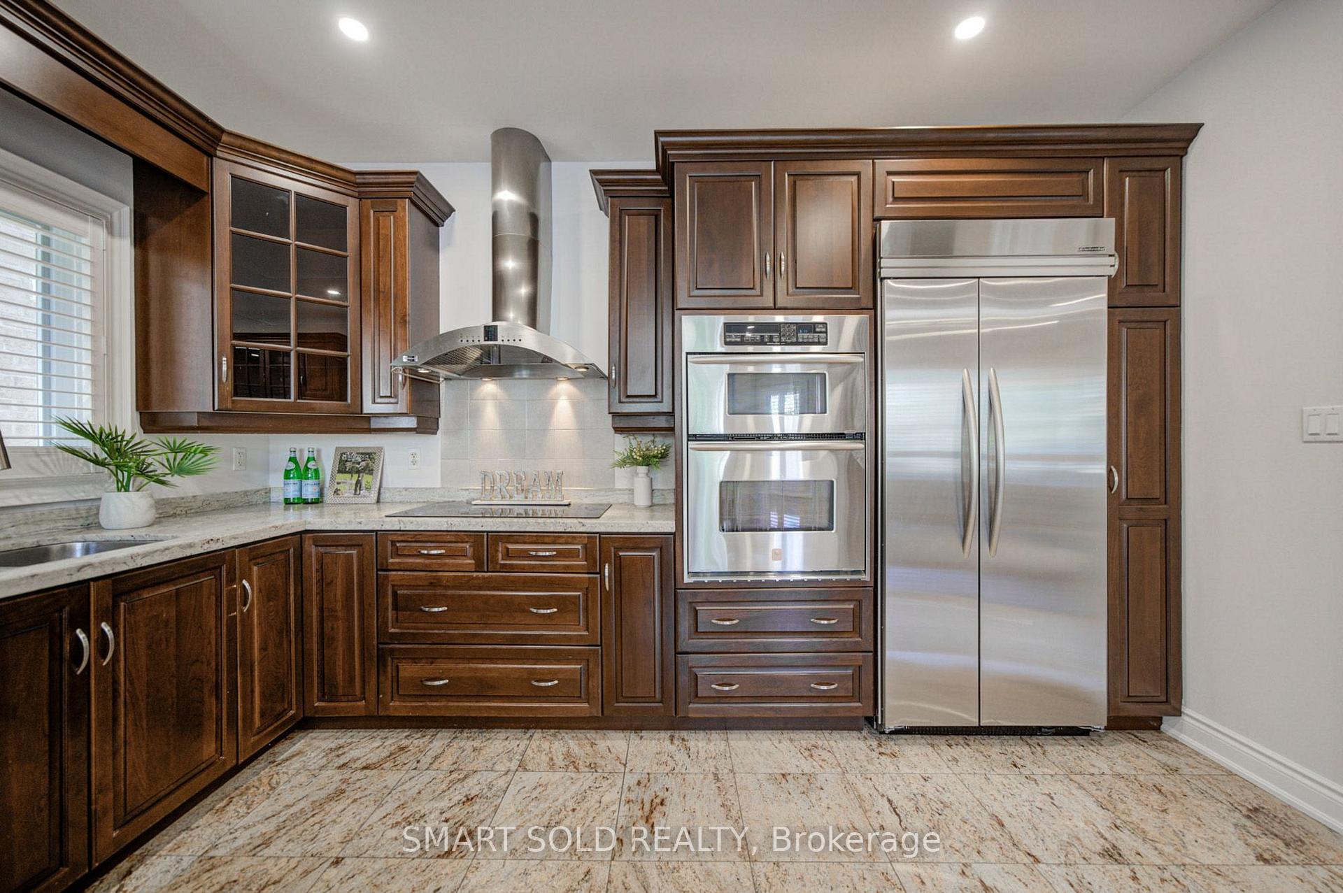 Photo 18 of 61 Aladdin Crescent, Richmond Hill, Westbrook — HOMEH