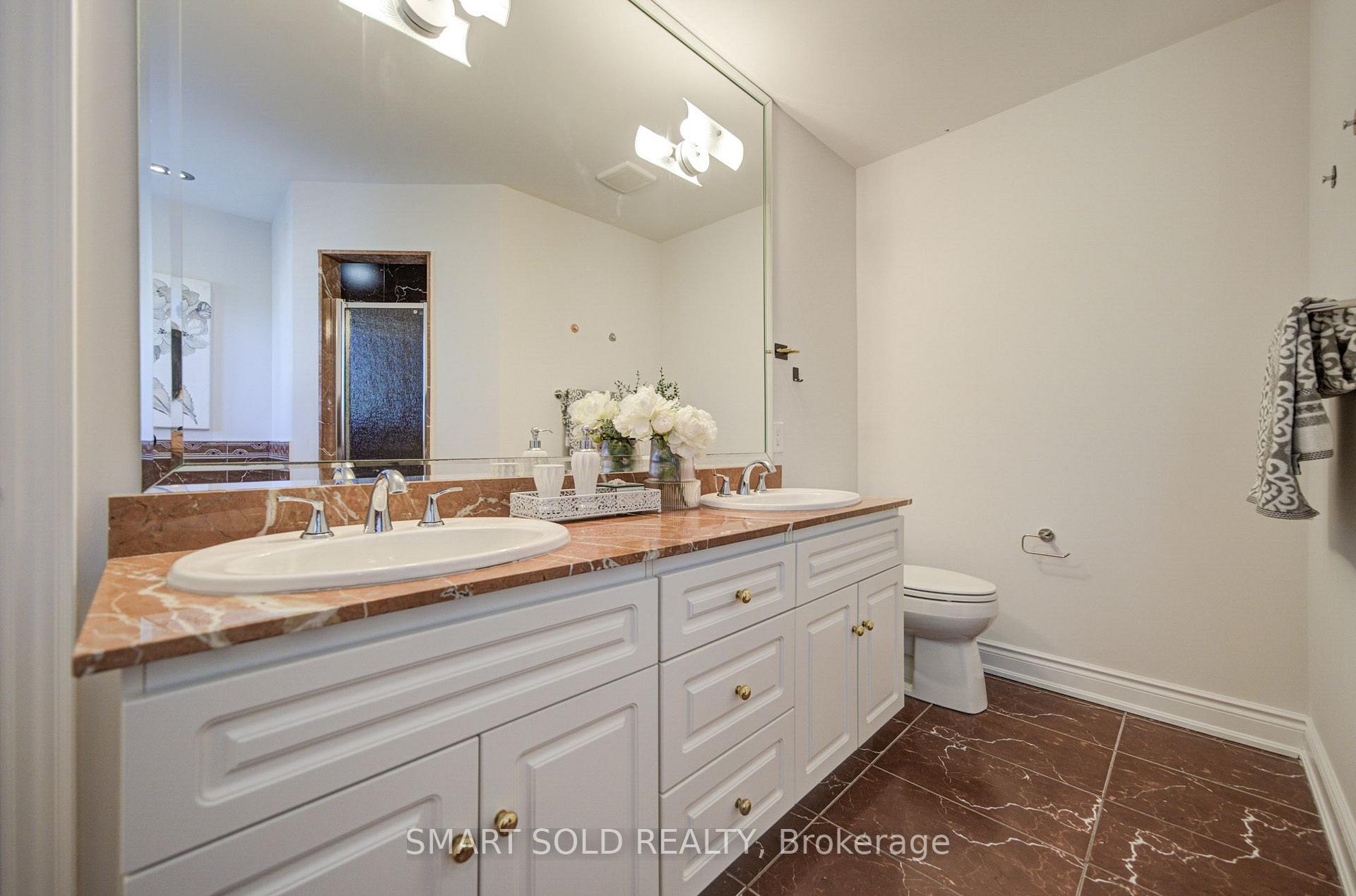 Photo 32 of 61 Aladdin Crescent, Richmond Hill, Westbrook — HOMEH