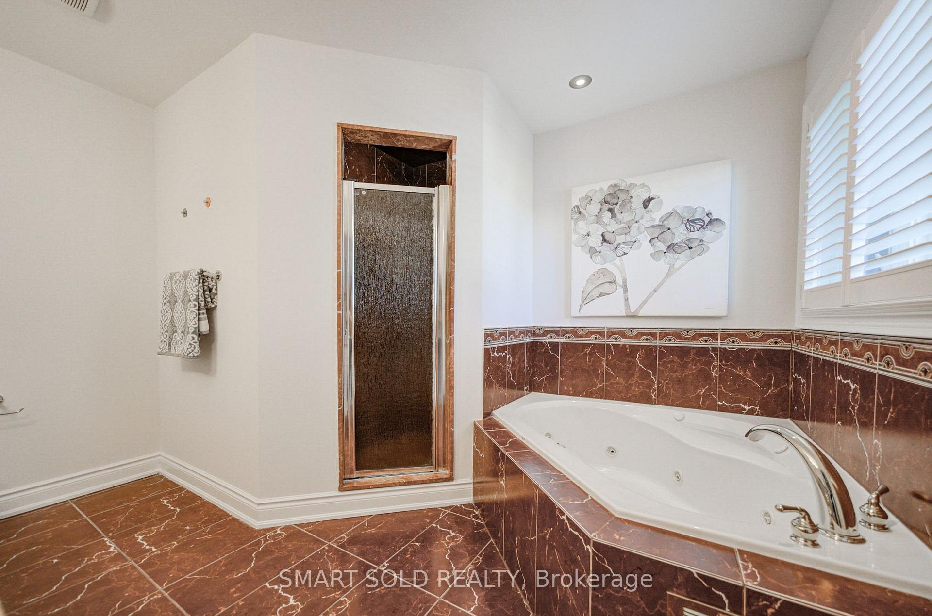 Photo 33 of 61 Aladdin Crescent, Richmond Hill, Westbrook — HOMEH
