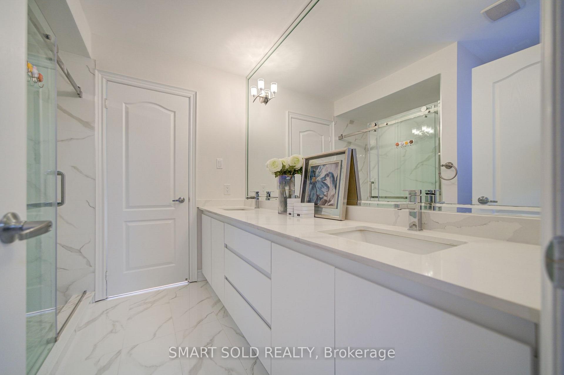Photo 37 of 61 Aladdin Crescent, Richmond Hill, Westbrook — HOMEH