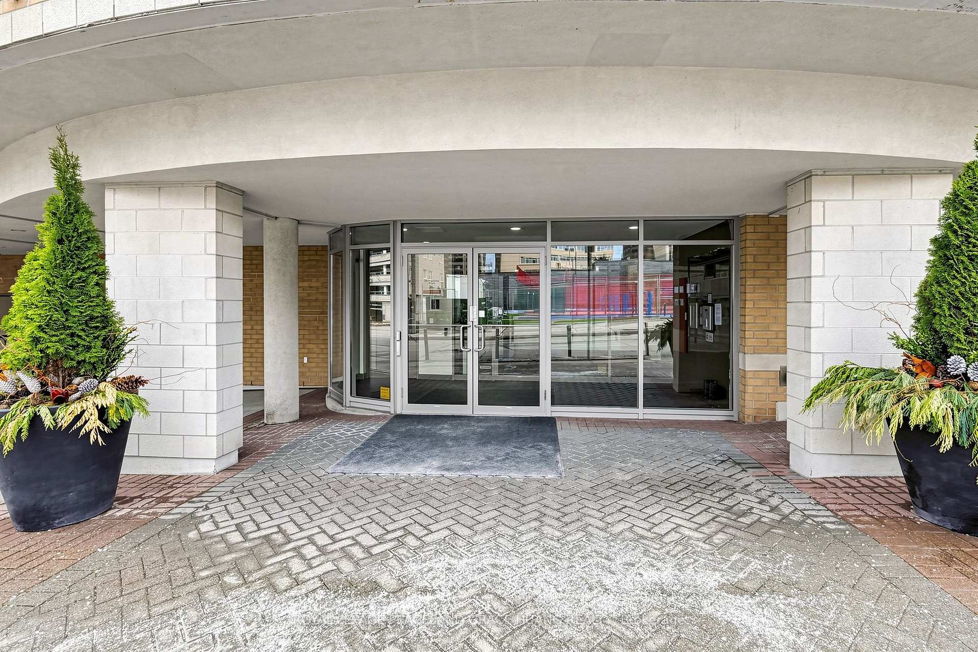 Photo 5 of Unit 609, 5 Rosehill Avenue, Toronto, Rosedale-Moore Park — HOMEH