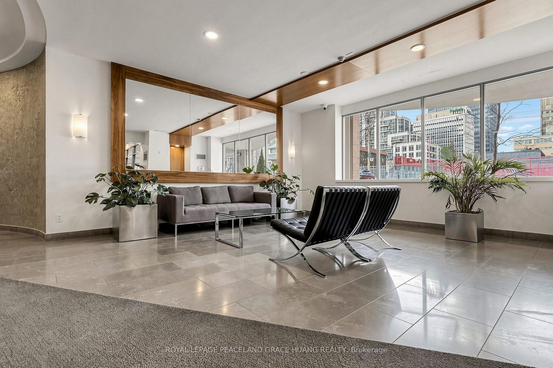 Photo 6 of Unit 609, 5 Rosehill Avenue, Toronto, Rosedale-Moore Park — HOMEH