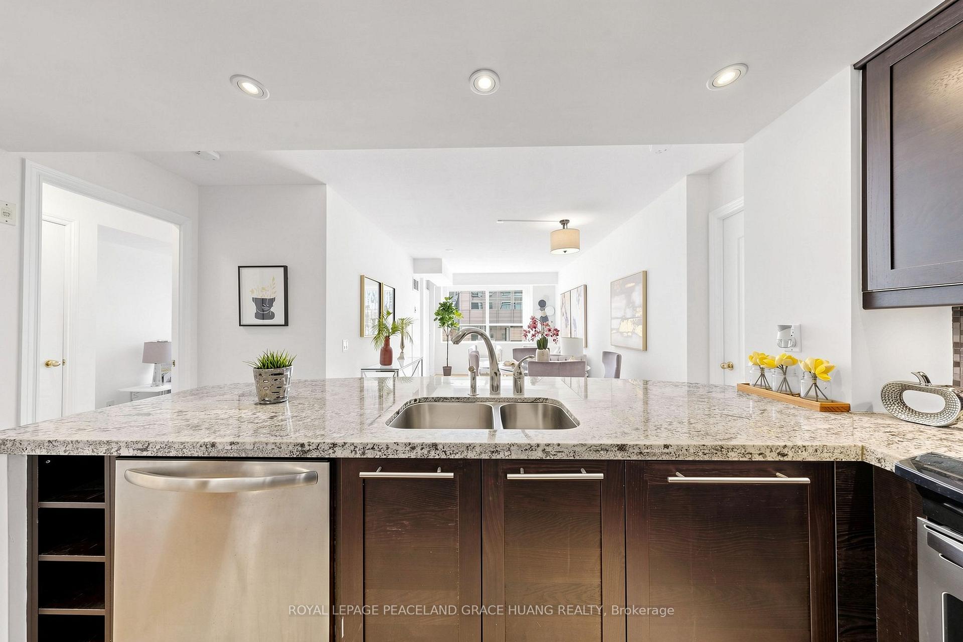 Photo 19 of Unit 609, 5 Rosehill Avenue, Toronto, Rosedale-Moore Park — HOMEH