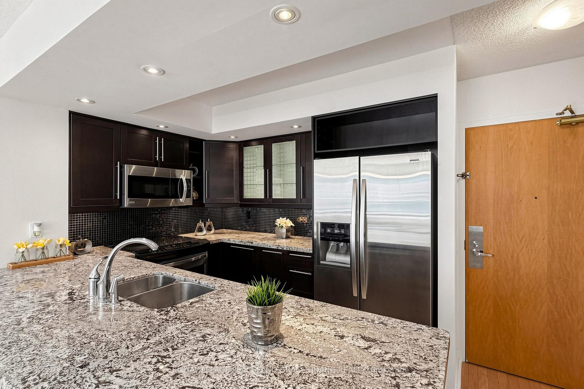 Photo 20 of Unit 609, 5 Rosehill Avenue, Toronto, Rosedale-Moore Park — HOMEH