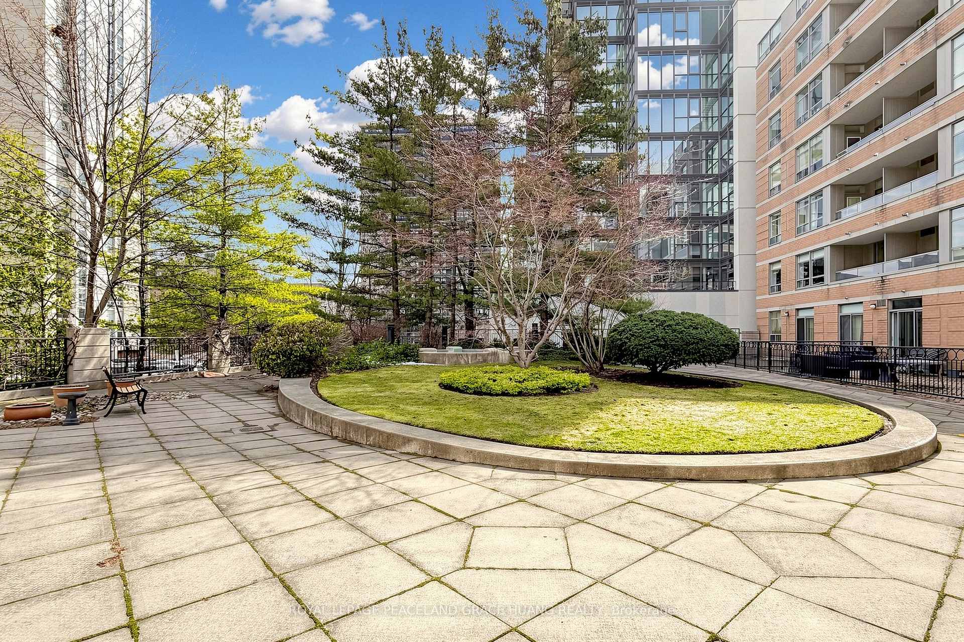 Photo 38 of Unit 609, 5 Rosehill Avenue, Toronto, Rosedale-Moore Park — HOMEH