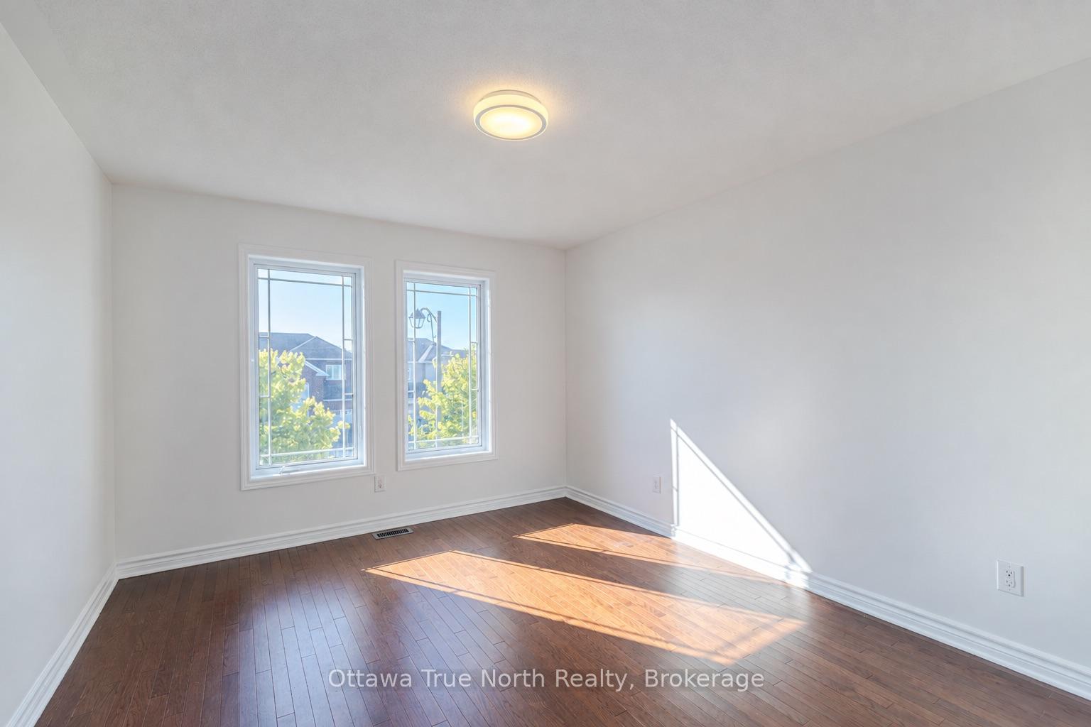 Photo 29 of 578 Paul Metivier Drive, Ottawa, Barrhaven - Strandherd — HOMEH