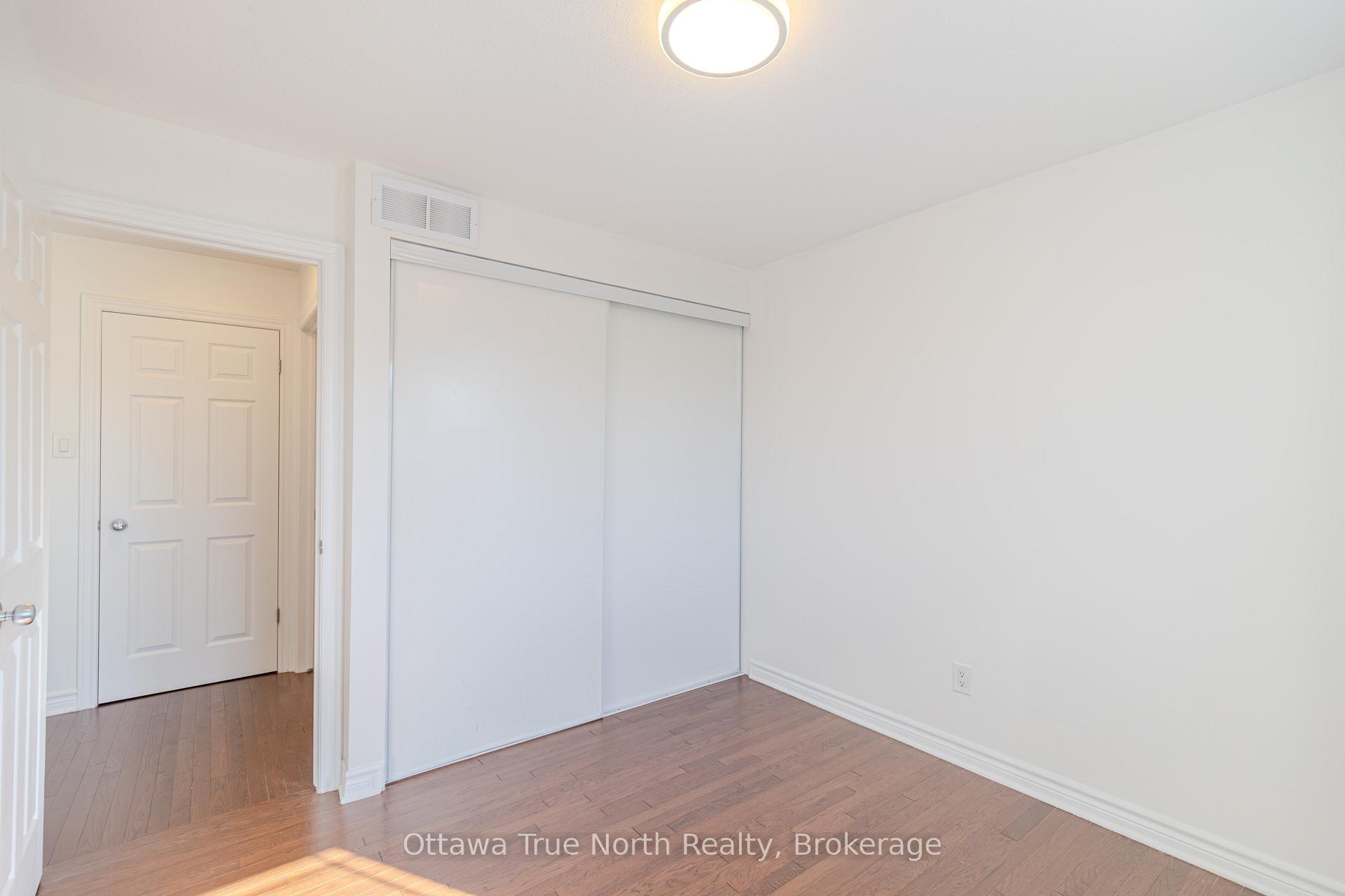 Photo 32 of 578 Paul Metivier Drive, Ottawa, Barrhaven - Strandherd — HOMEH