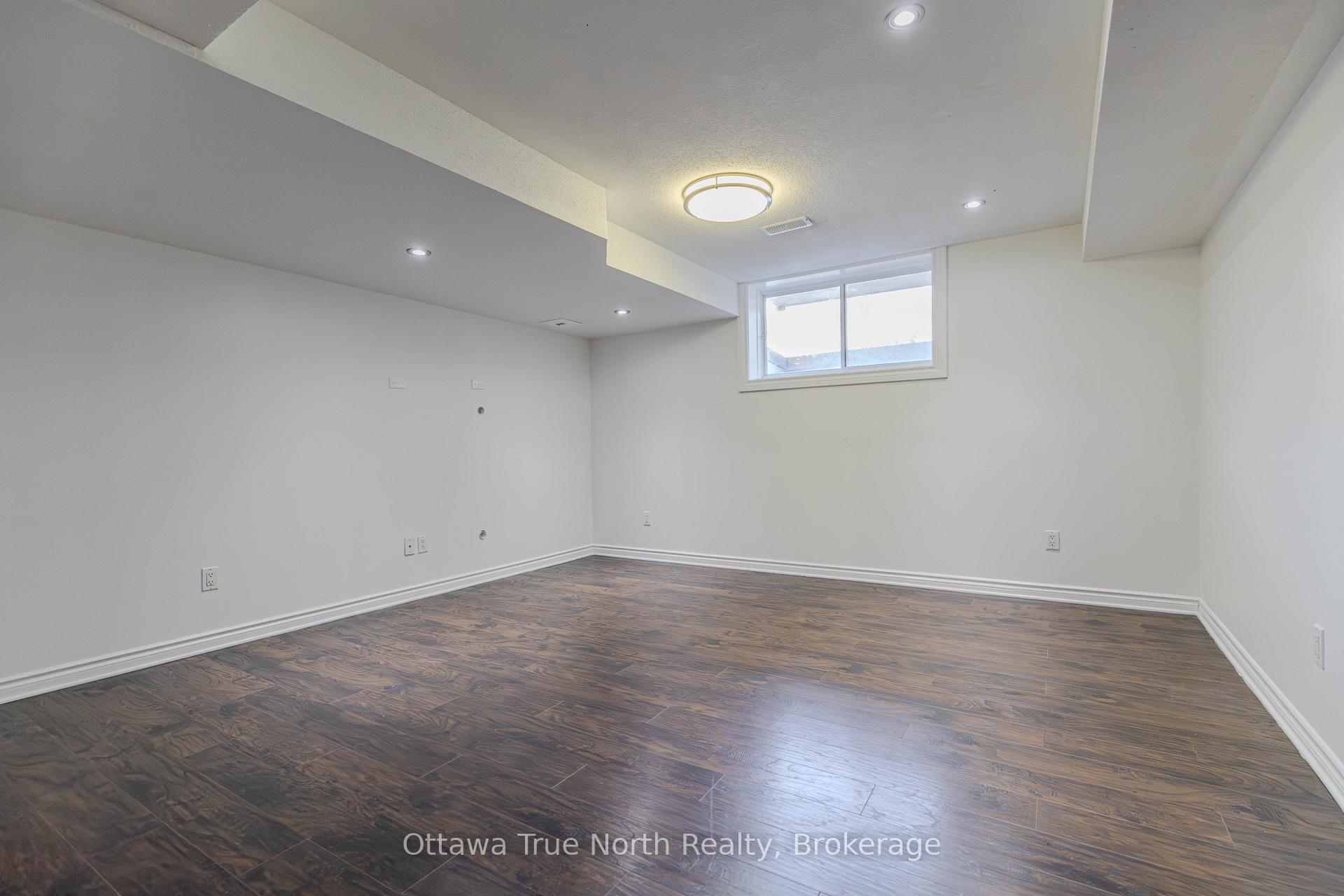 Photo 37 of 578 Paul Metivier Drive, Ottawa, Barrhaven - Strandherd — HOMEH
