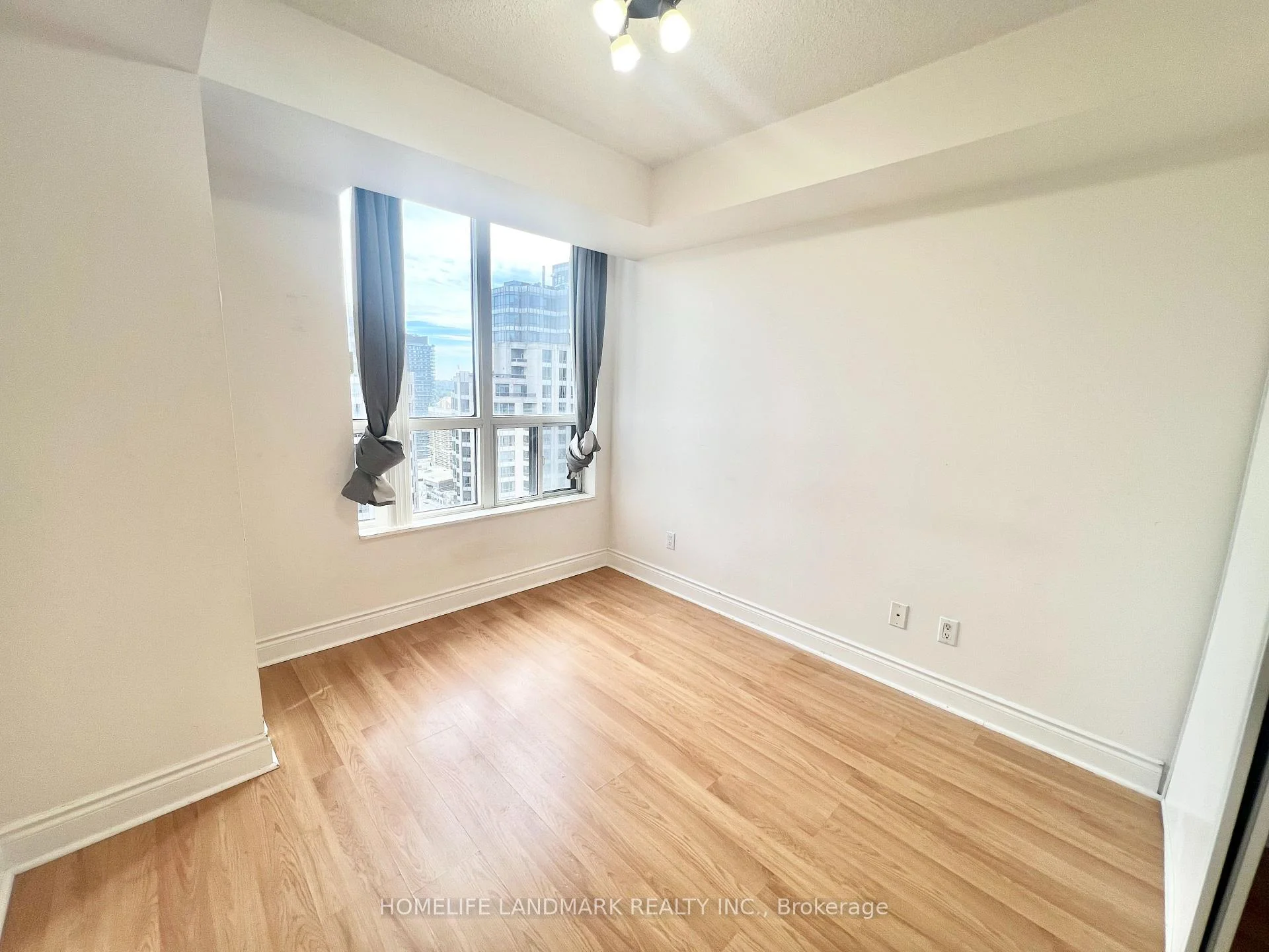 Photo 8 of Unit 2304, 10 Northtown Way, North York, Willowdale East — HOMEH