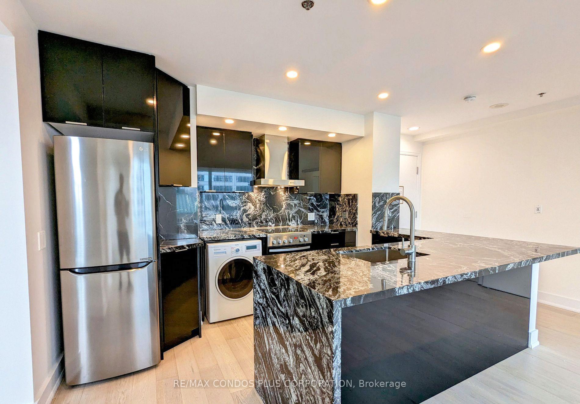 Photo 6 of Unit 4301, 1 King Street W, Toronto, Bay Street Corridor — HOMEH