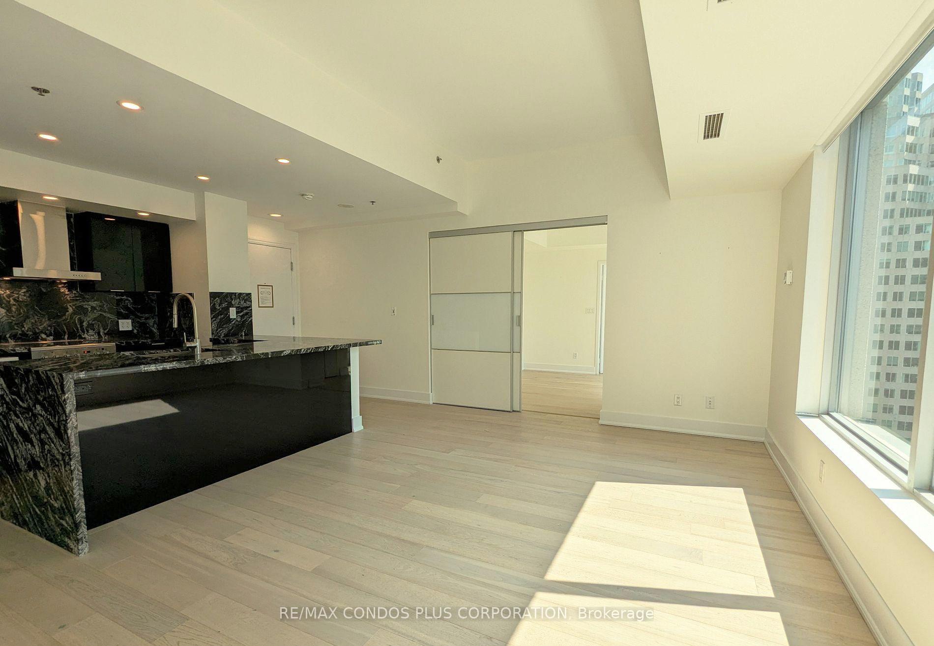 Photo 8 of Unit 4301, 1 King Street W, Toronto, Bay Street Corridor — HOMEH
