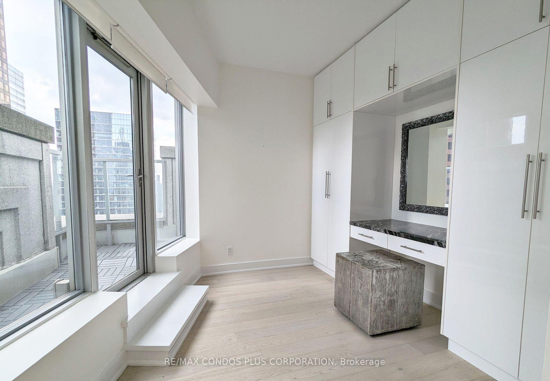 Photo 22 of Unit 4301, 1 King Street W, Toronto, Bay Street Corridor — HOMEH
