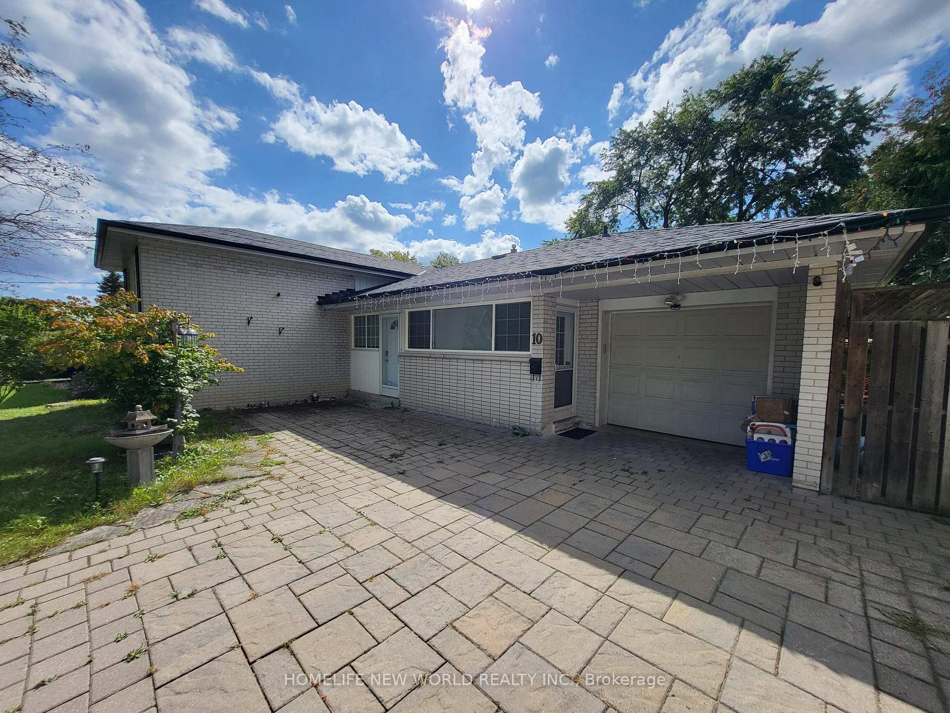 Photo 2 of 10 Alanadale Avenue, Markham, Bullock — HOMEH