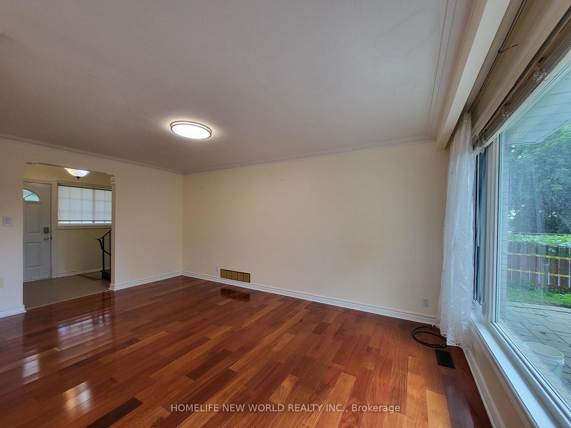 Photo 5 of 10 Alanadale Avenue, Markham, Bullock — HOMEH