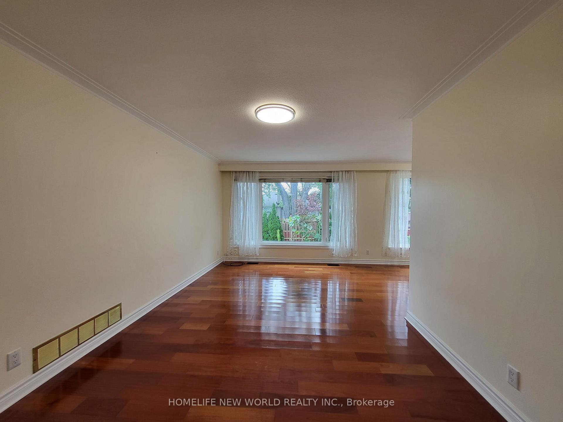 Photo 6 of 10 Alanadale Avenue, Markham, Bullock — HOMEH