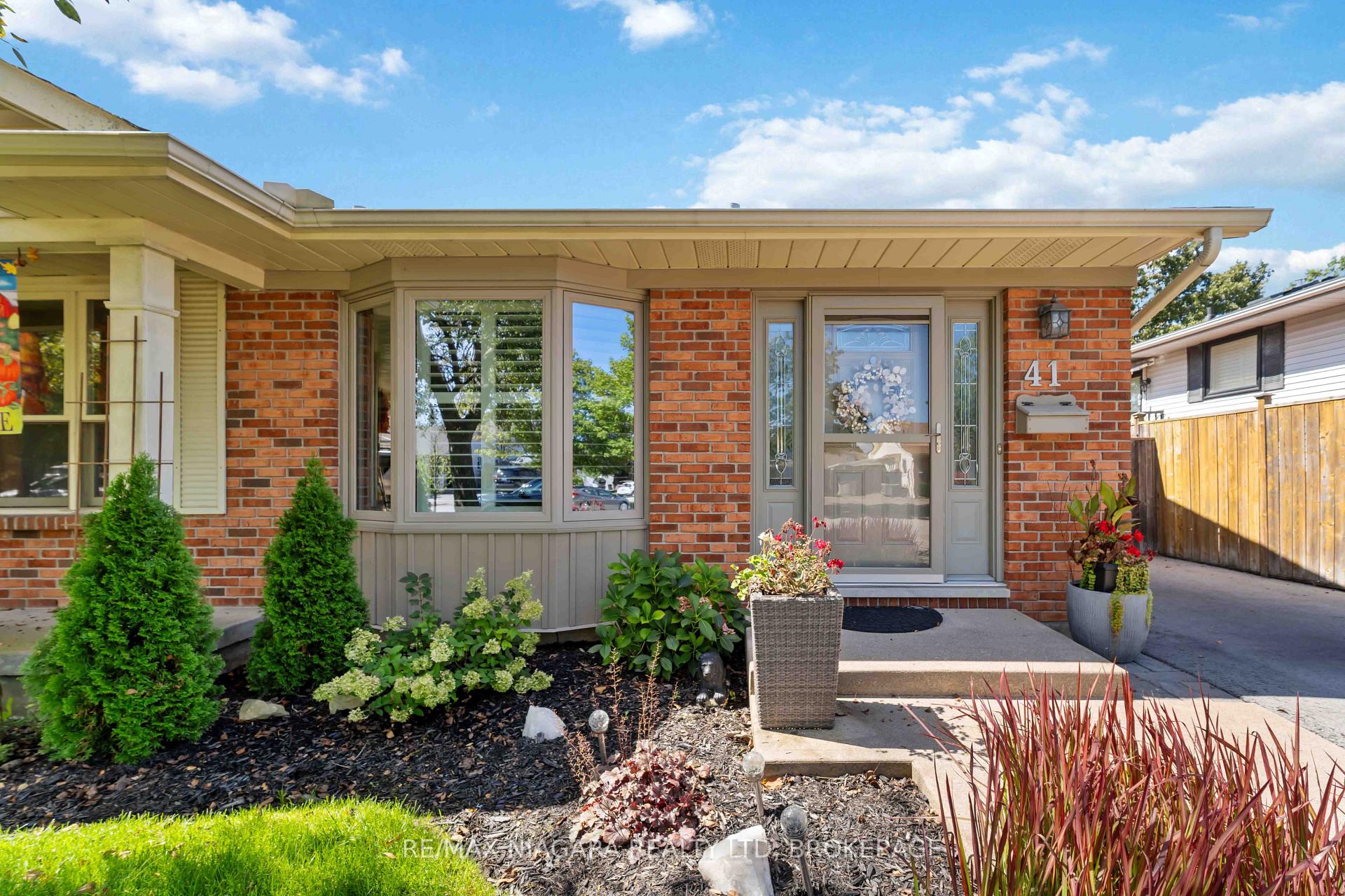 Photo 4 of 41 Fox Trail Drive, St. Catharines, Rykert/Vansickle — HOMEH