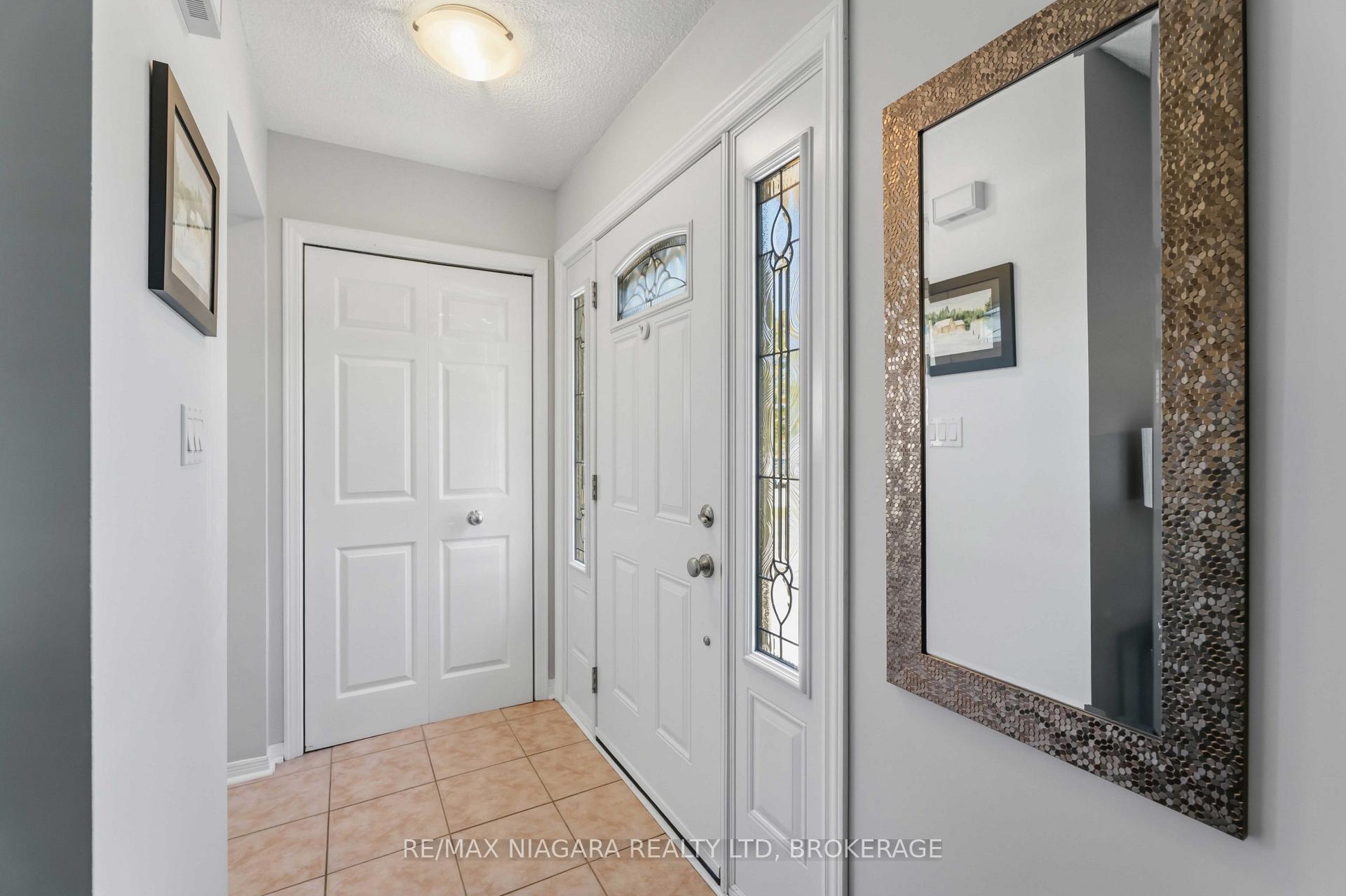 Photo 5 of 41 Fox Trail Drive, St. Catharines, Rykert/Vansickle — HOMEH