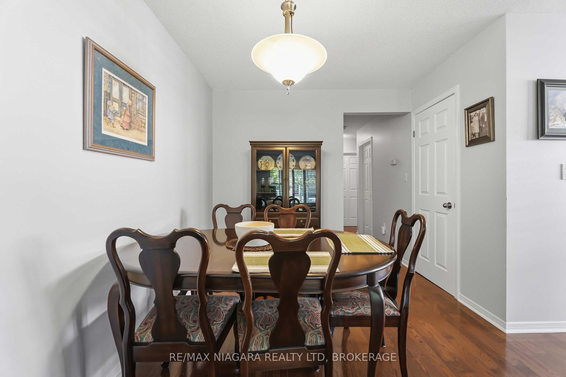 Photo 16 of 41 Fox Trail Drive, St. Catharines, Rykert/Vansickle — HOMEH