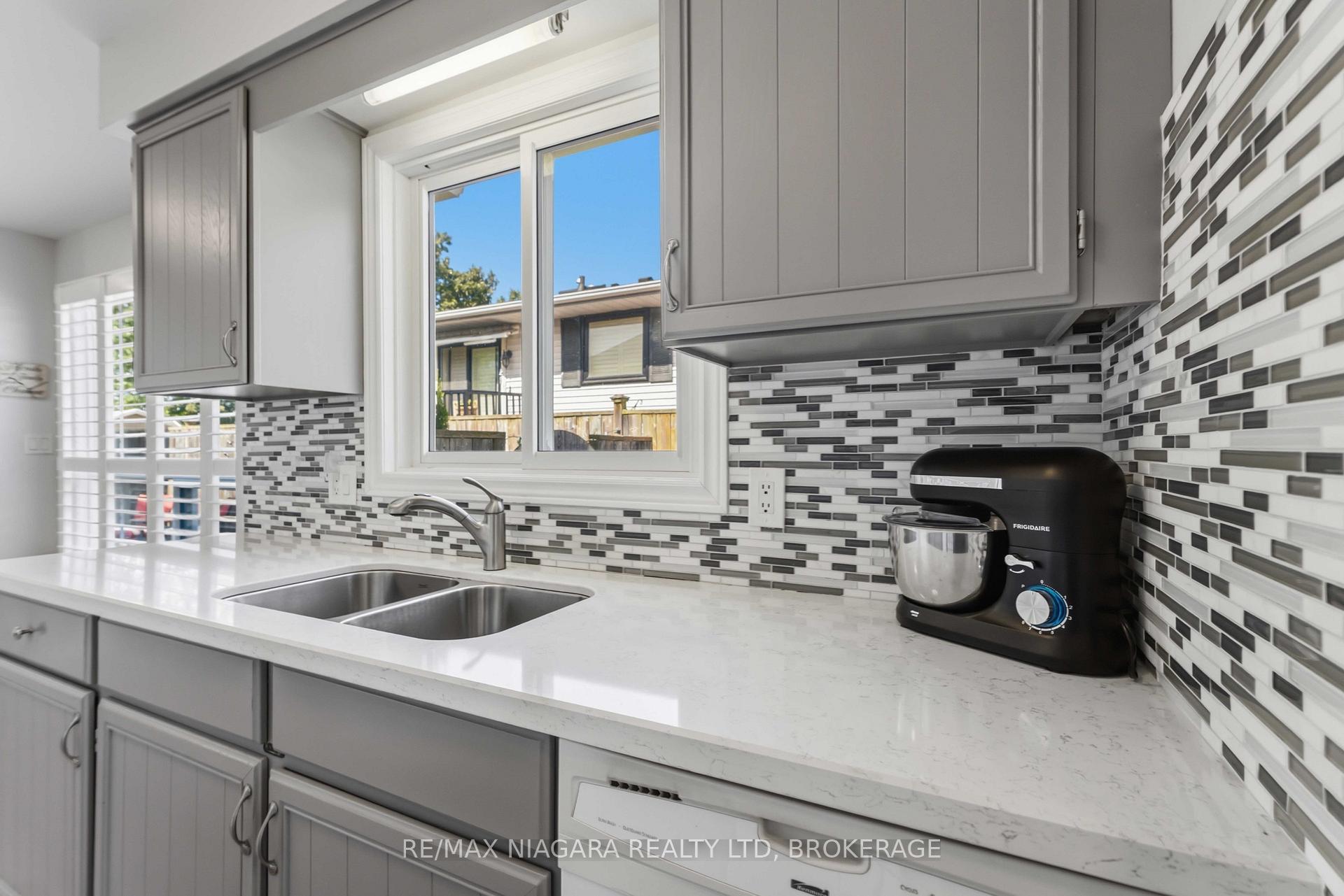 Photo 20 of 41 Fox Trail Drive, St. Catharines, Rykert/Vansickle — HOMEH