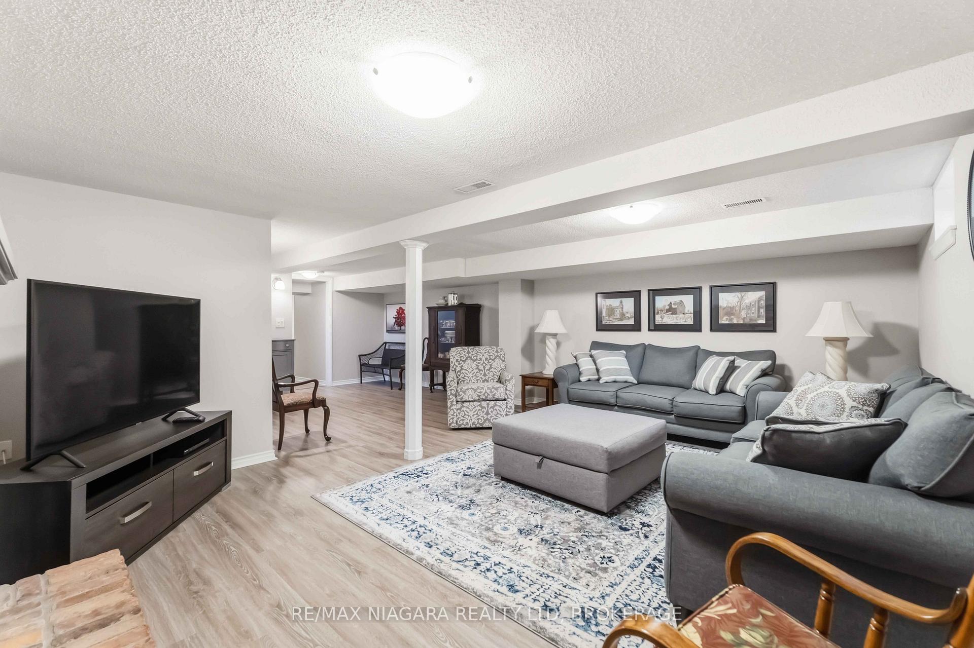 Photo 33 of 41 Fox Trail Drive, St. Catharines, Rykert/Vansickle — HOMEH
