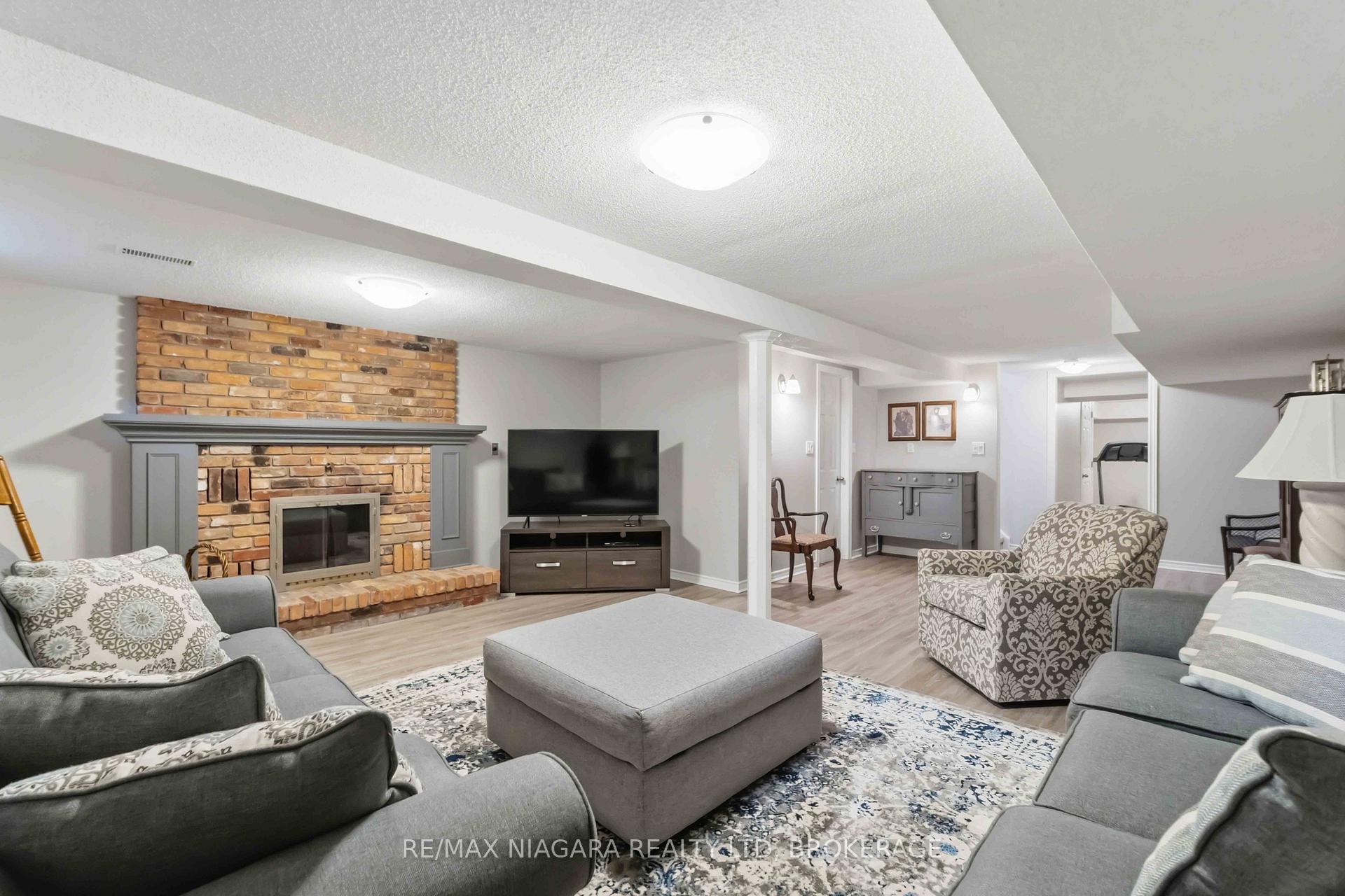 Photo 34 of 41 Fox Trail Drive, St. Catharines, Rykert/Vansickle — HOMEH