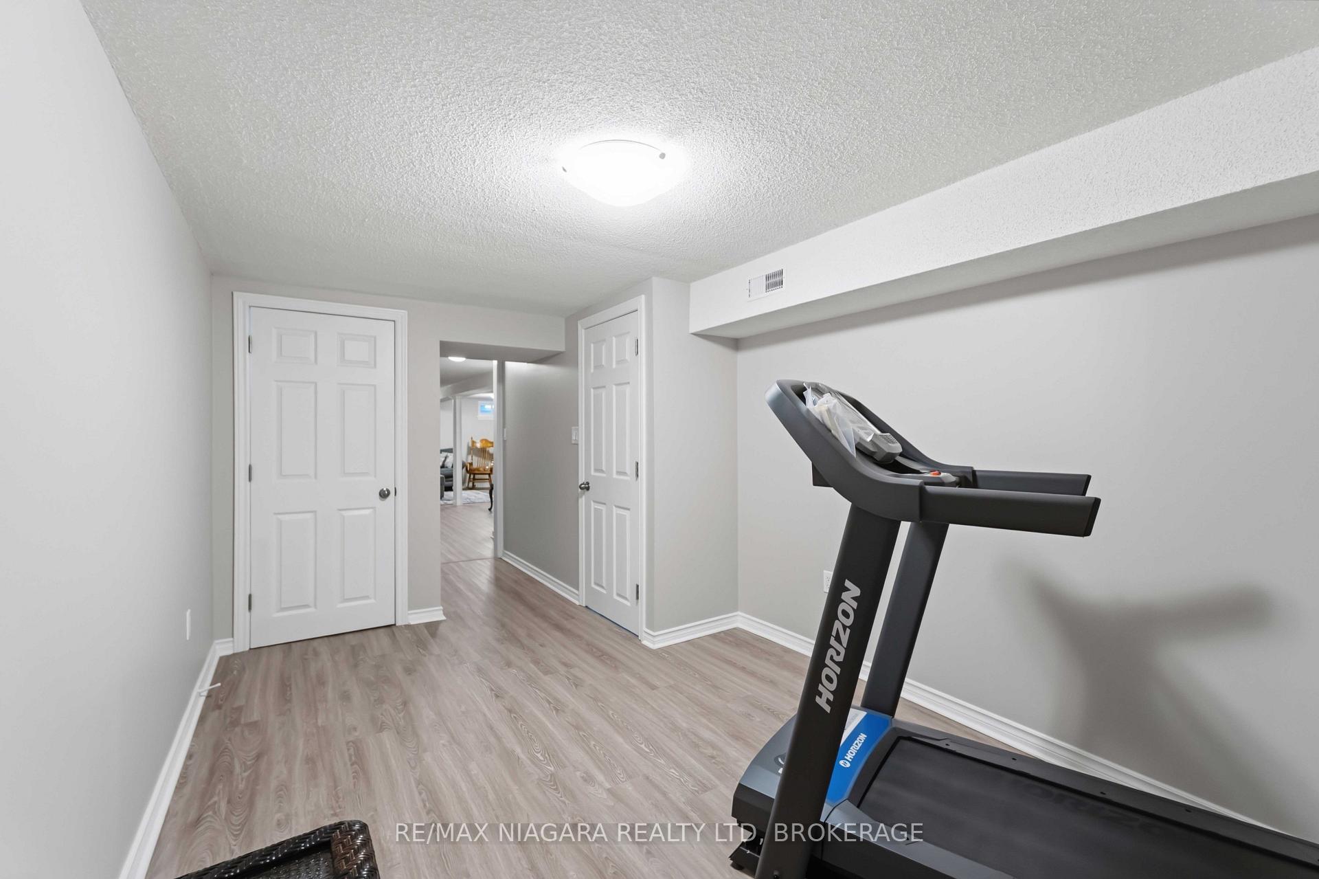 Photo 35 of 41 Fox Trail Drive, St. Catharines, Rykert/Vansickle — HOMEH