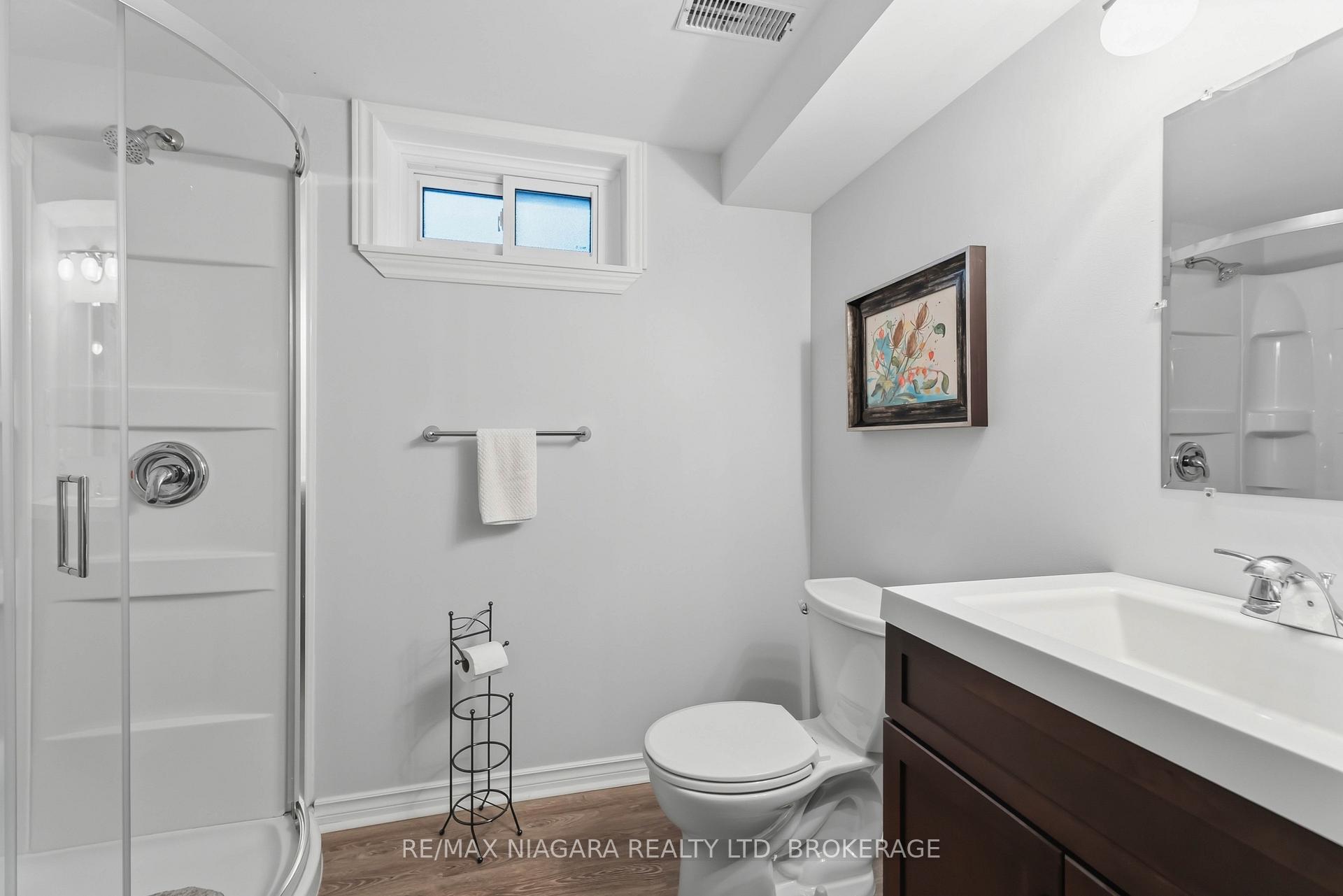 Photo 37 of 41 Fox Trail Drive, St. Catharines, Rykert/Vansickle — HOMEH