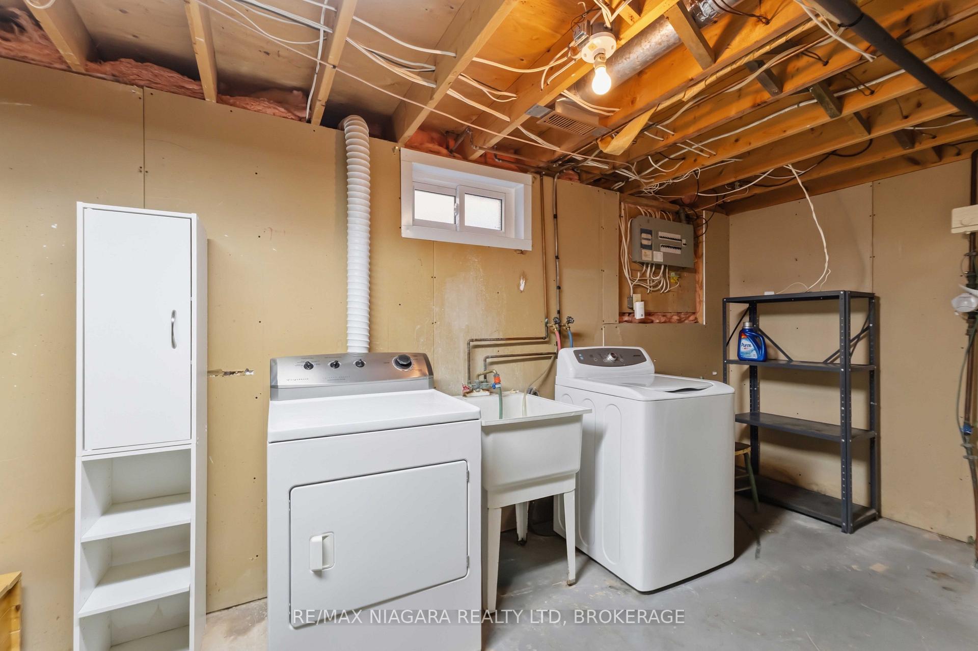 Photo 39 of 41 Fox Trail Drive, St. Catharines, Rykert/Vansickle — HOMEH