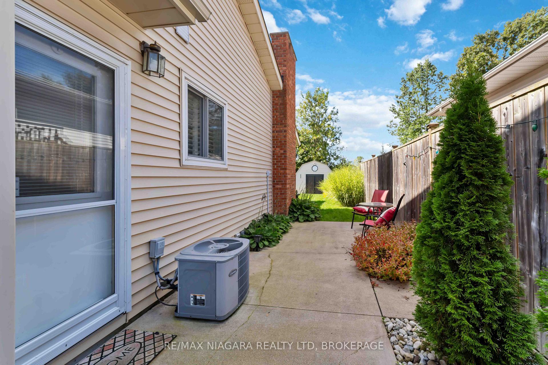Photo 40 of 41 Fox Trail Drive, St. Catharines, Rykert/Vansickle — HOMEH