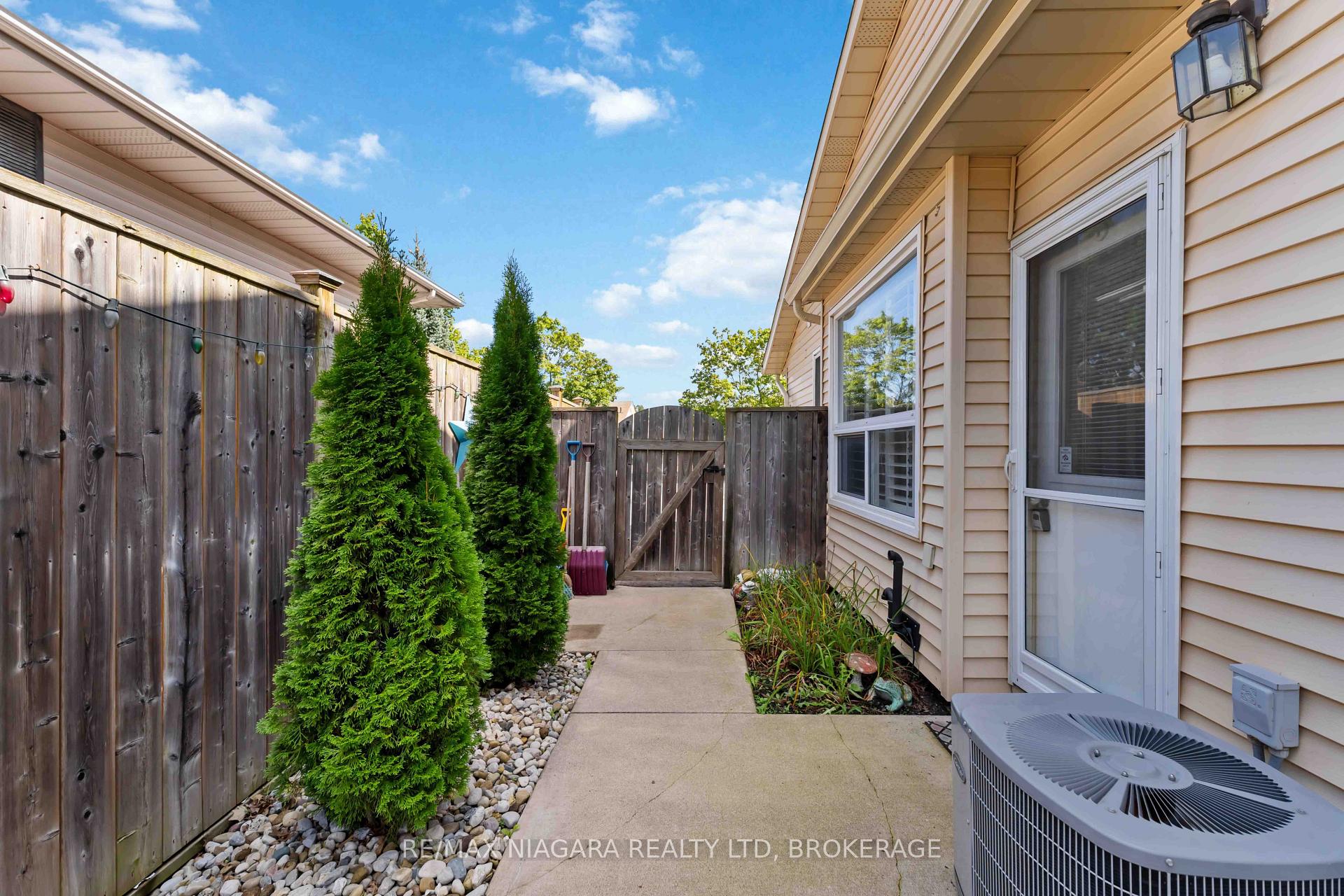 Photo 41 of 41 Fox Trail Drive, St. Catharines, Rykert/Vansickle — HOMEH