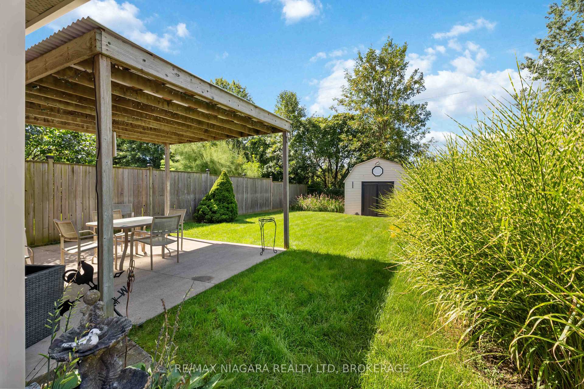 Photo 43 of 41 Fox Trail Drive, St. Catharines, Rykert/Vansickle — HOMEH